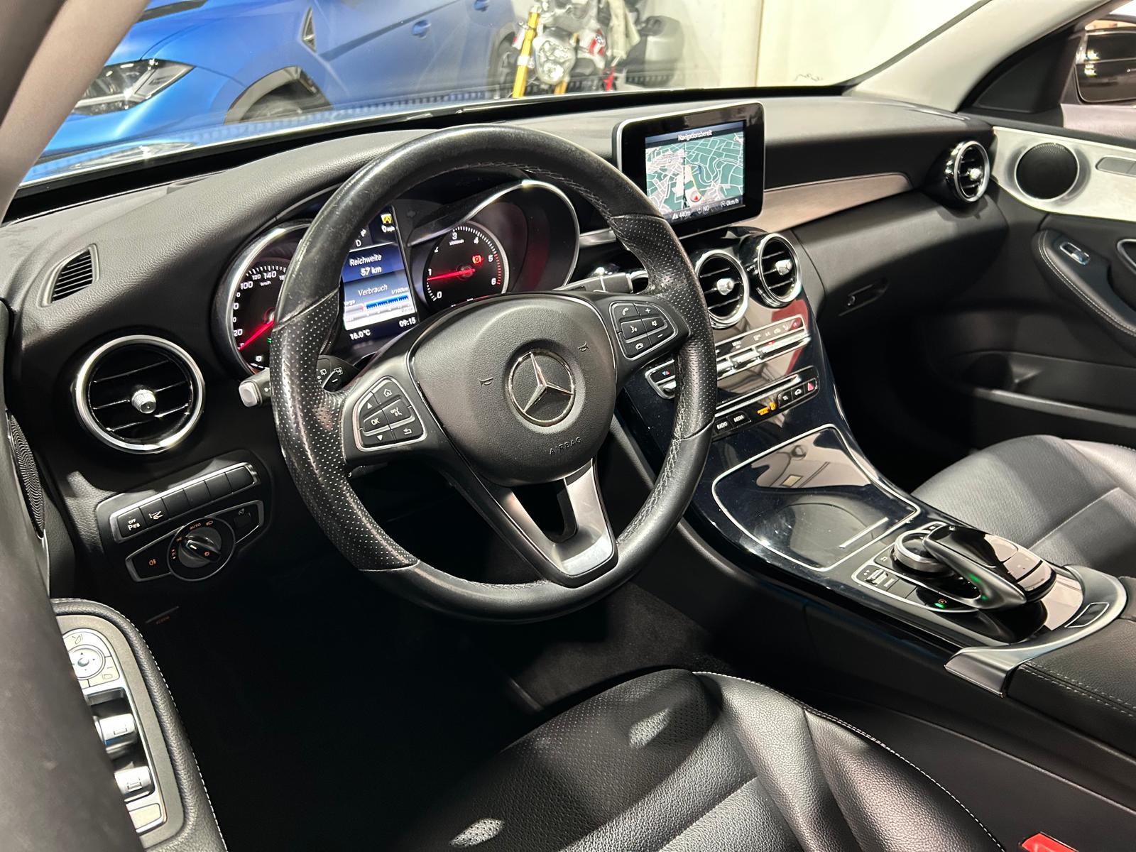 MERCEDES-BENZ C 220 d Avantgarde Kombi CH FAHRZEUG-image-12