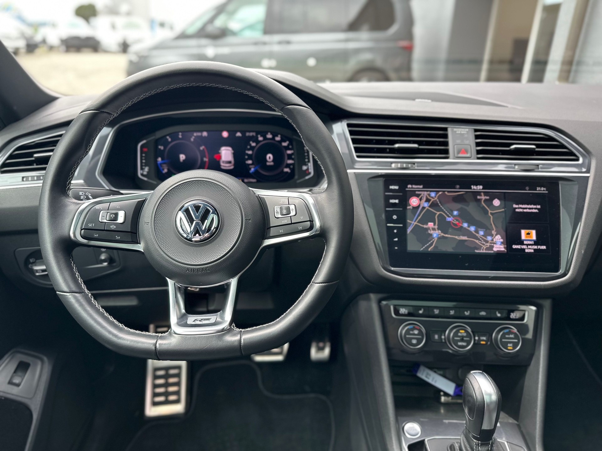 VW Tiguan Allspace 2.0TSI Highline 4Motion DSG-image-6