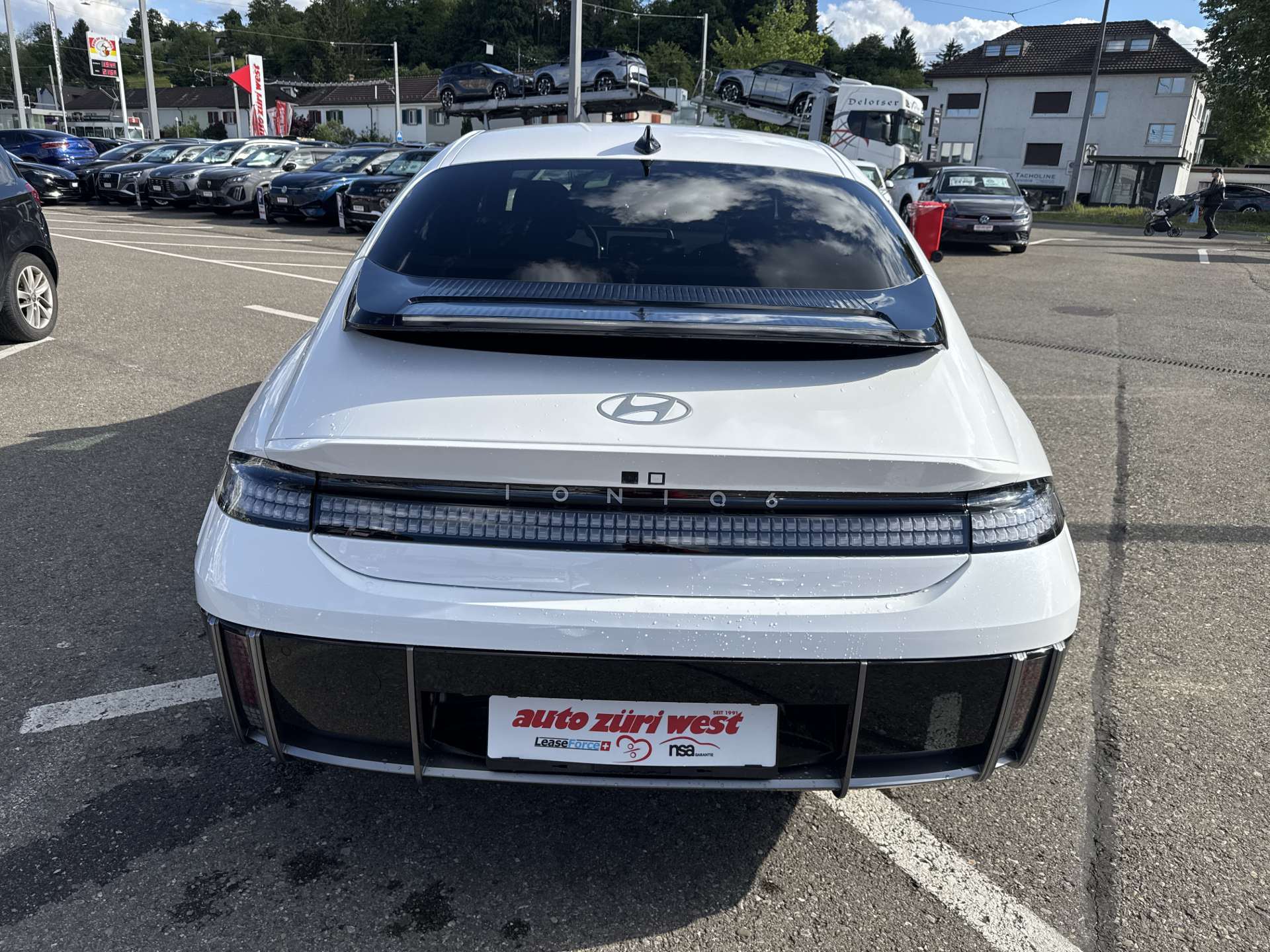 HYUNDAI Ioniq 6 77kWh Plus Line 325PS 4WD Automat-image-14