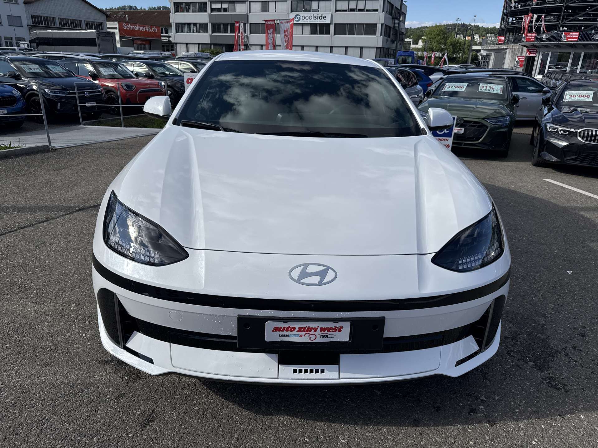 HYUNDAI Ioniq 6 77kWh Plus Line 325PS 4WD Automat-image-13