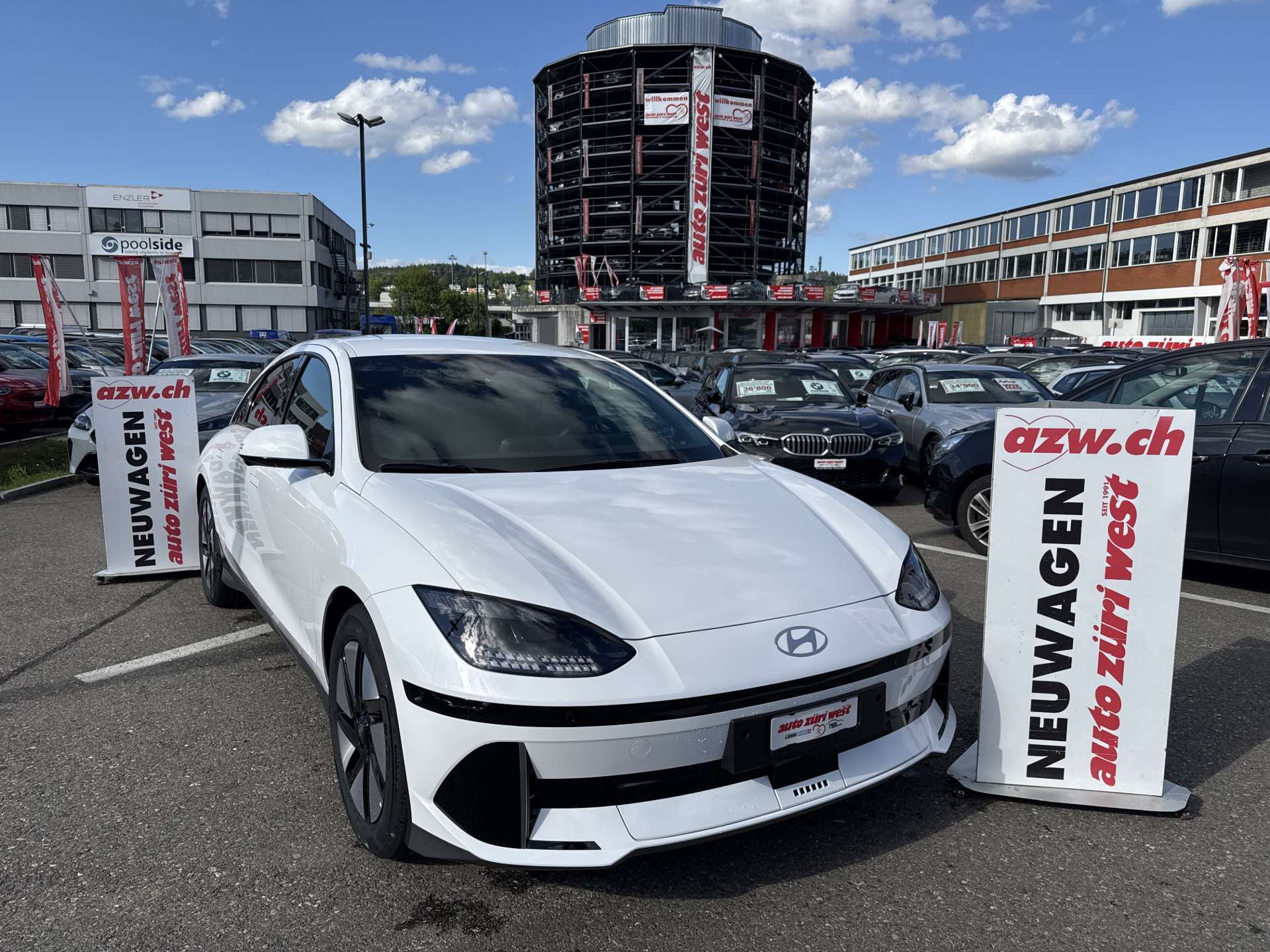 HYUNDAI Ioniq 6 77kWh Plus Line 325PS 4WD Automat-image-0