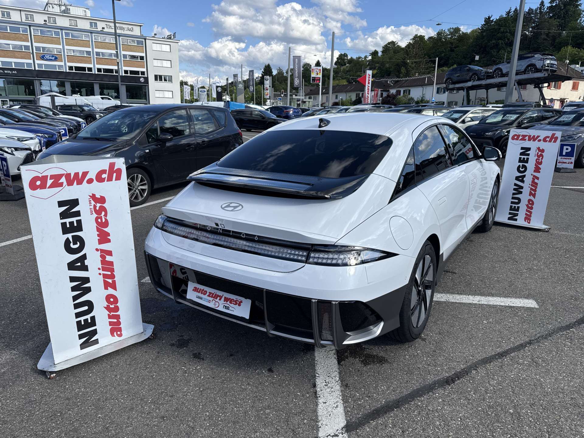 HYUNDAI Ioniq 6 77kWh Plus Line 325PS 4WD Automat-image-2
