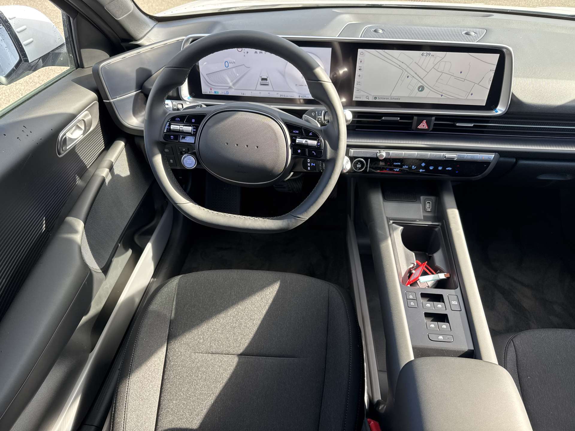 HYUNDAI Ioniq 6 77kWh Plus Line 325PS 4WD Automat-image-4