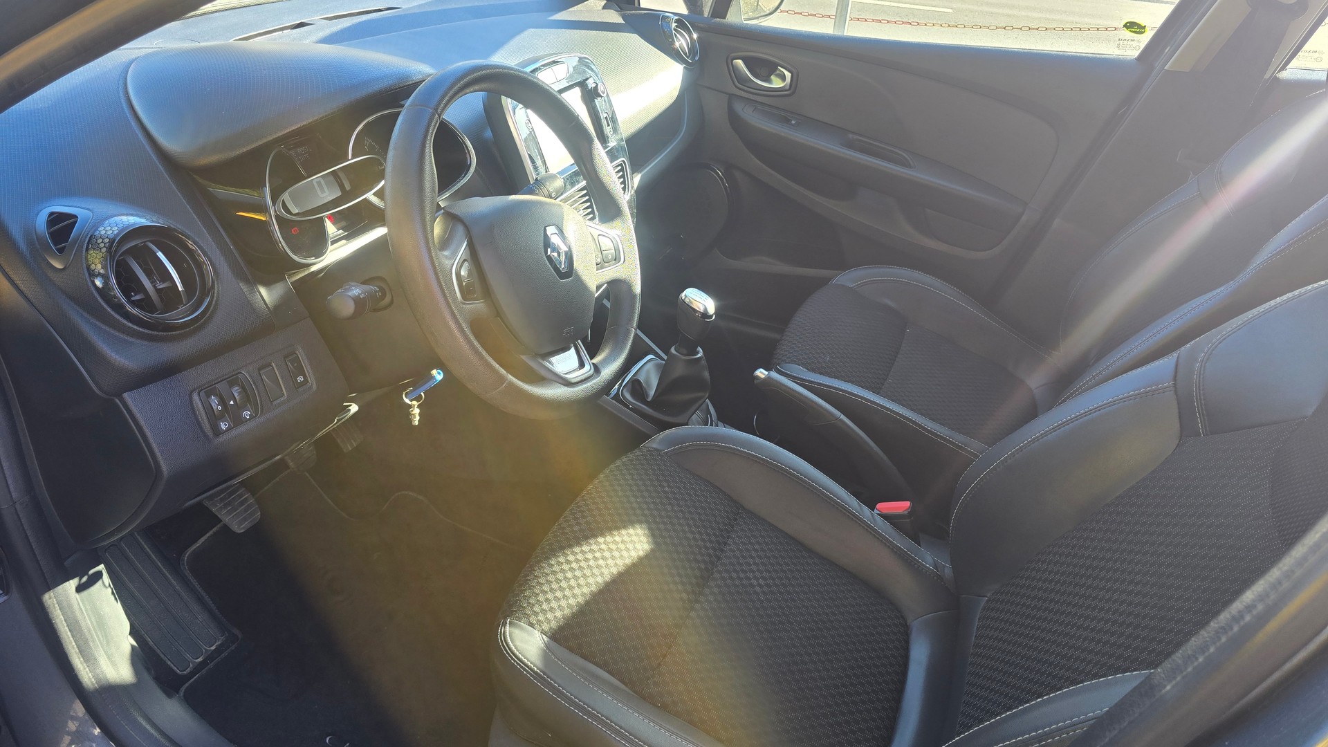 RENAULT Clio 1.5 dCi-image-4
