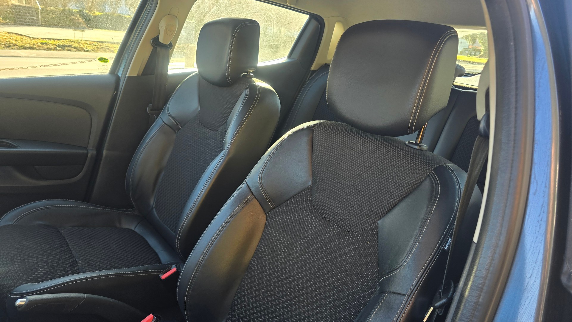 RENAULT Clio 1.5 dCi-image-8