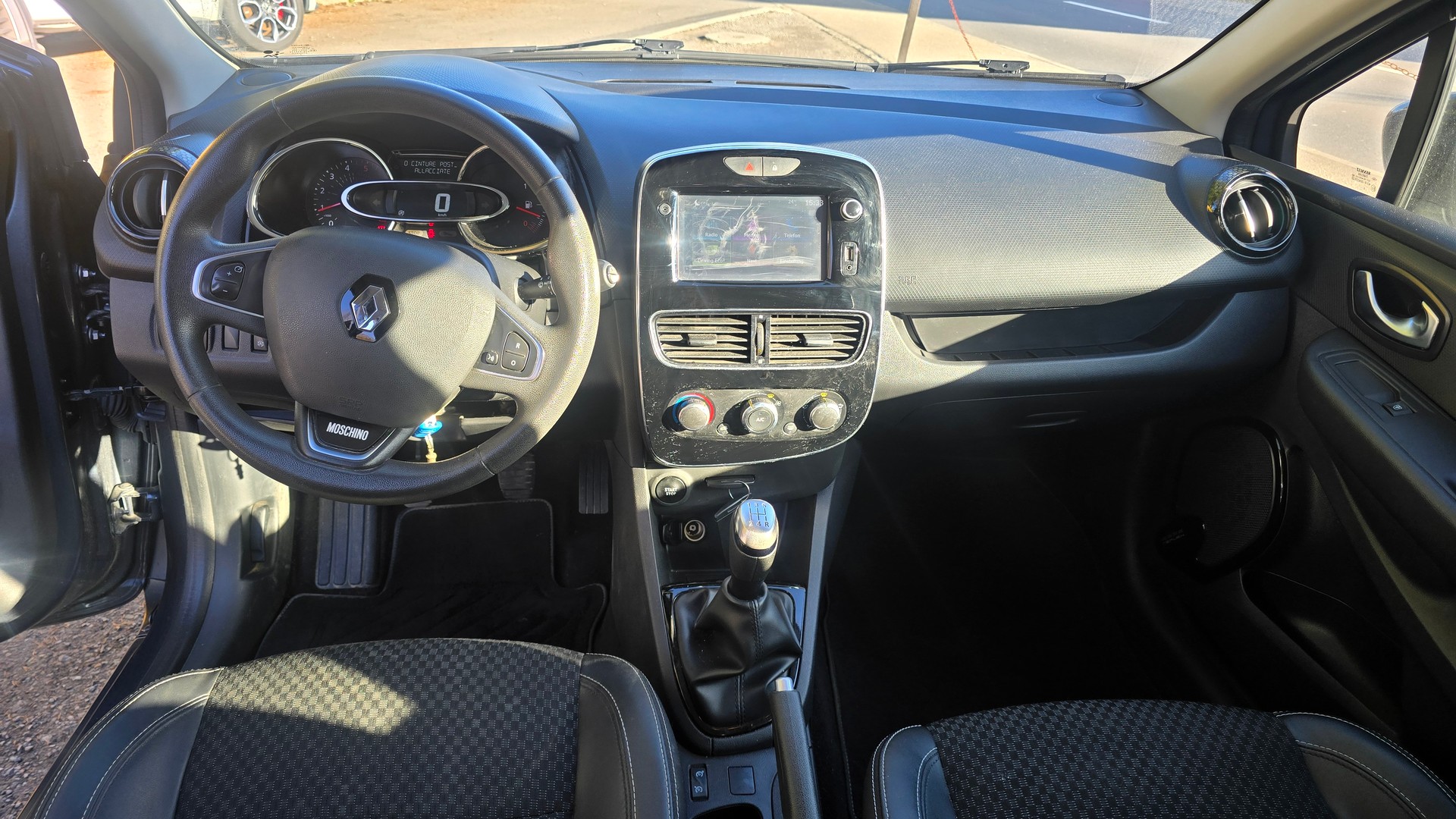 RENAULT Clio 1.5 dCi-image-6