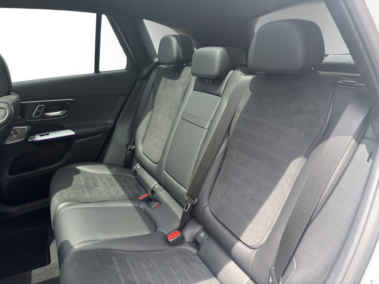 MERCEDES-BENZ GLC 220 d 4Matic 9G-Tronic-image-10