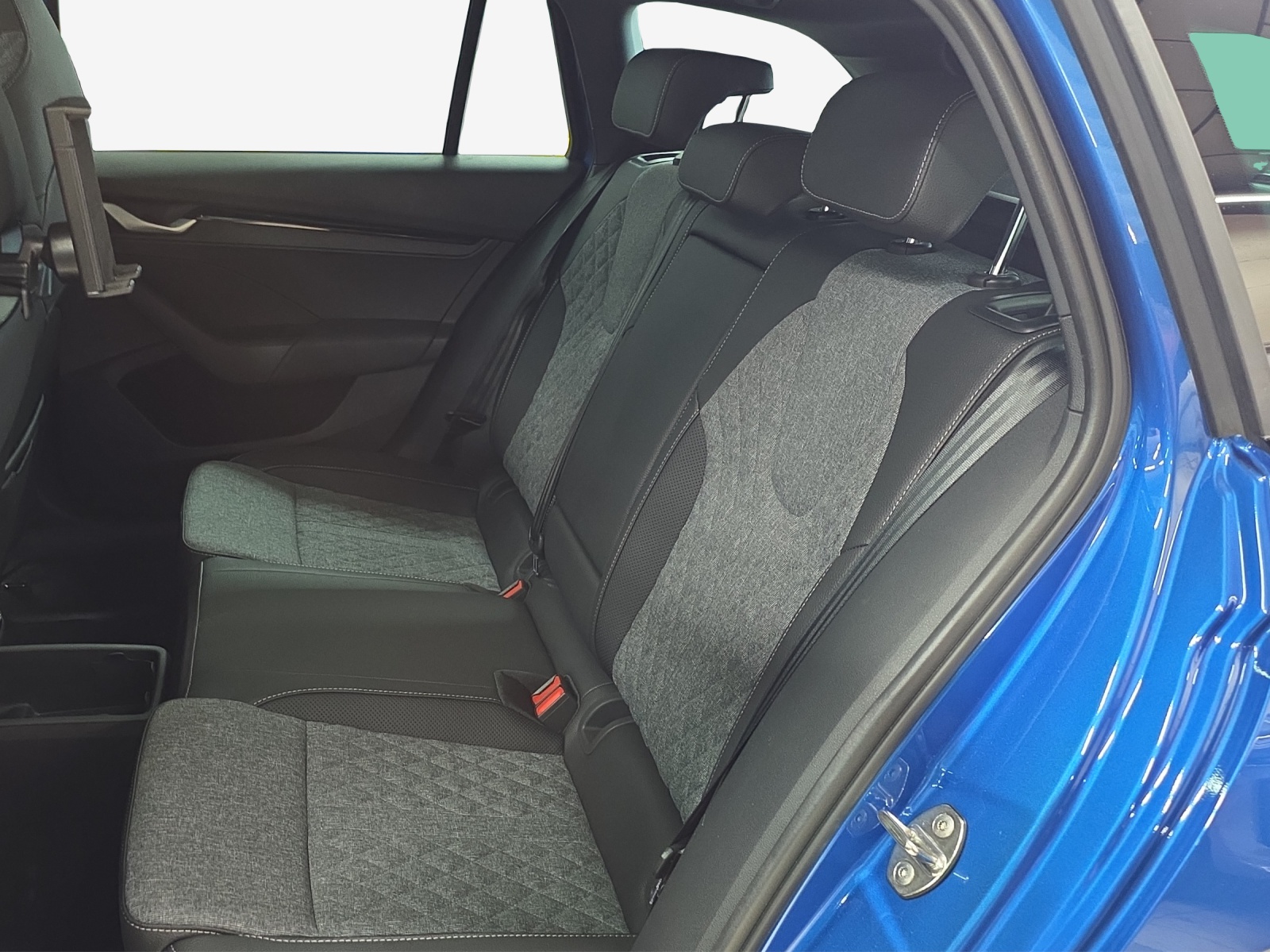 SKODA Octavia Combi 2.0 TSI DSG Sport Line 4x4-image-11