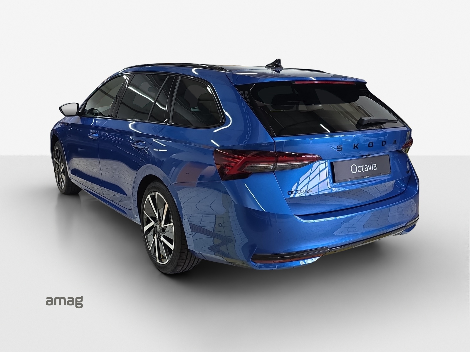 SKODA Octavia Combi 2.0 TSI DSG Sport Line 4x4-image-2