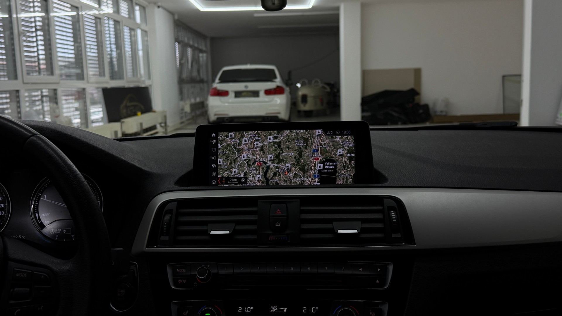 BMW 118d xDrive Essential Edition-image-10