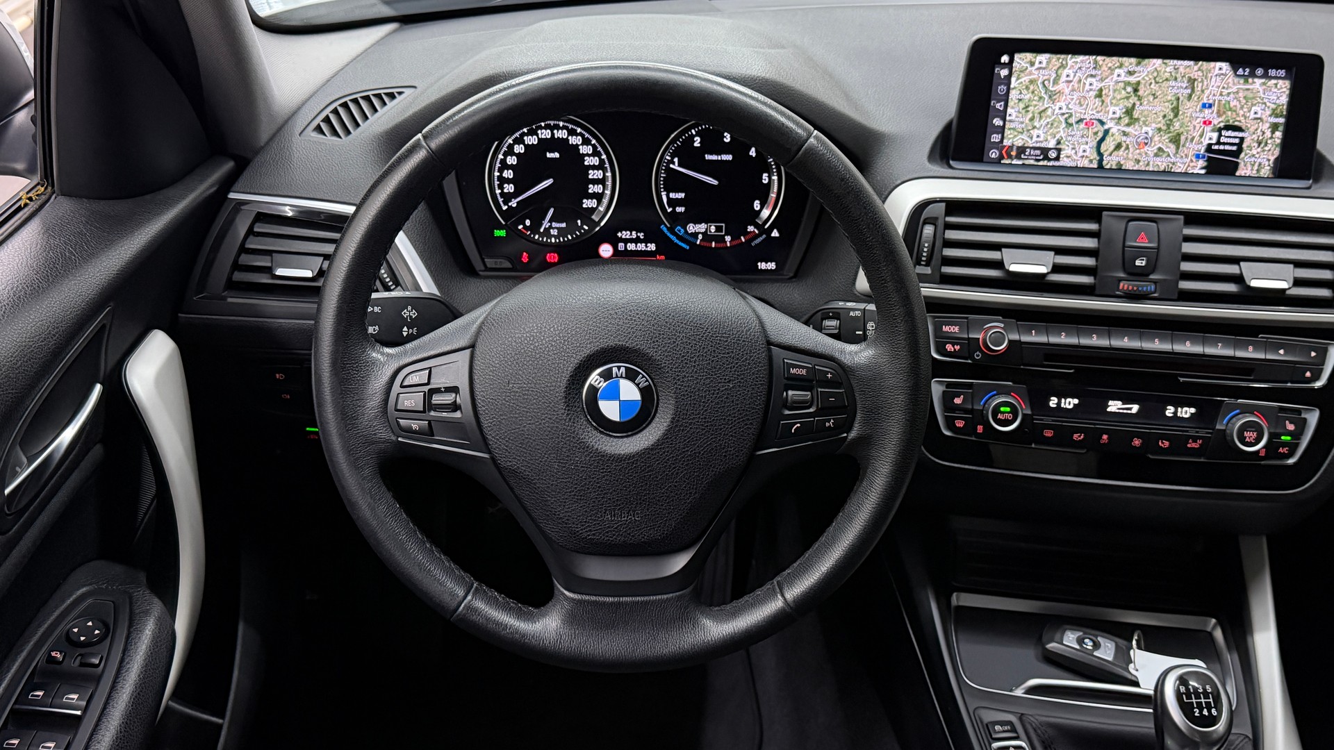 BMW 118d xDrive Essential Edition-image-9