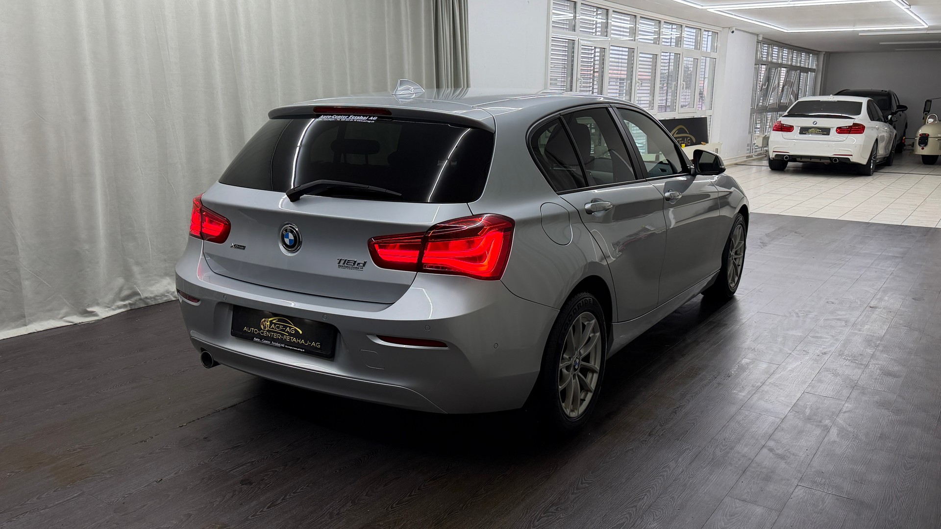 BMW 118d xDrive Essential Edition-image-3
