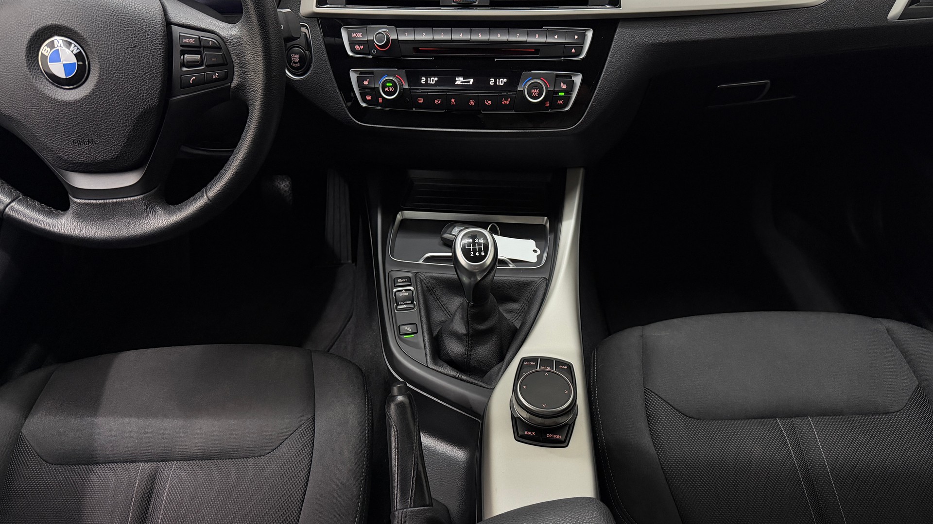 BMW 118d xDrive Essential Edition-image-13