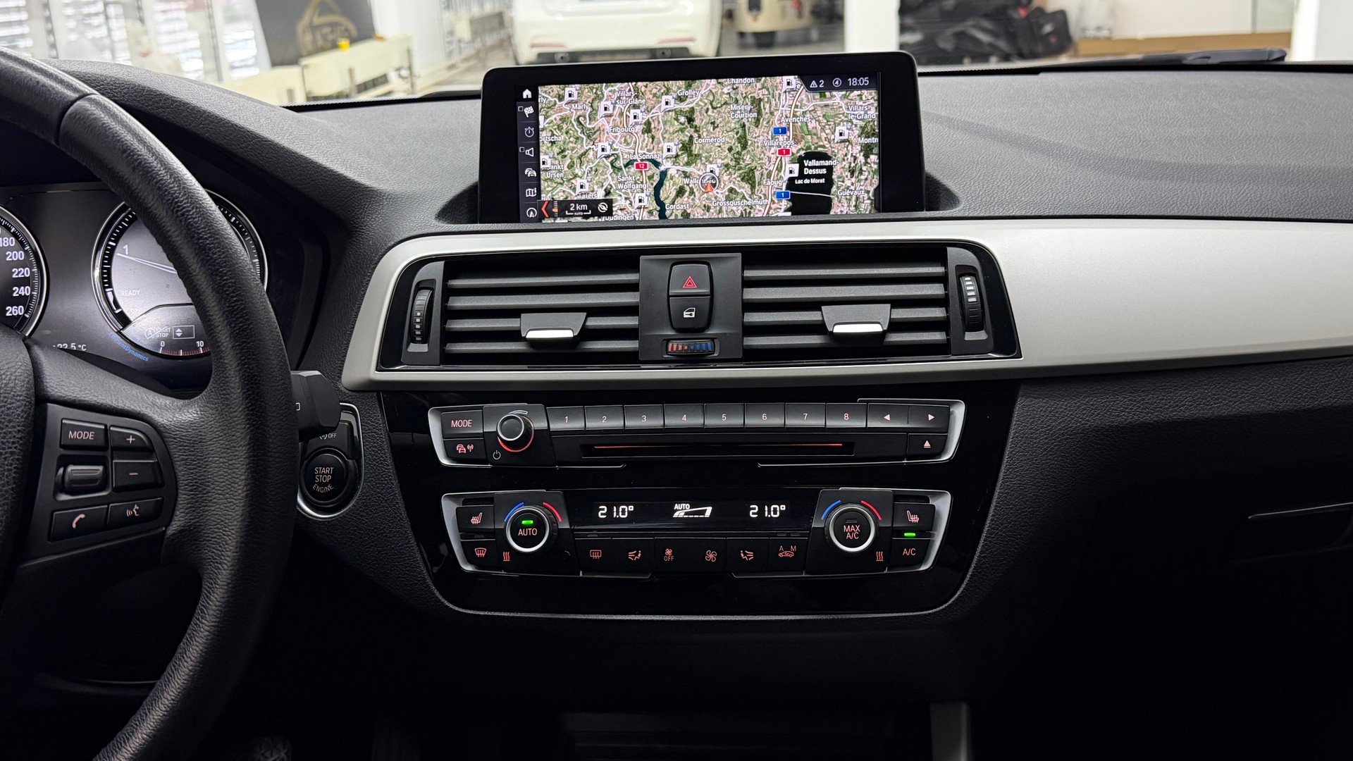 BMW 118d xDrive Essential Edition-image-7
