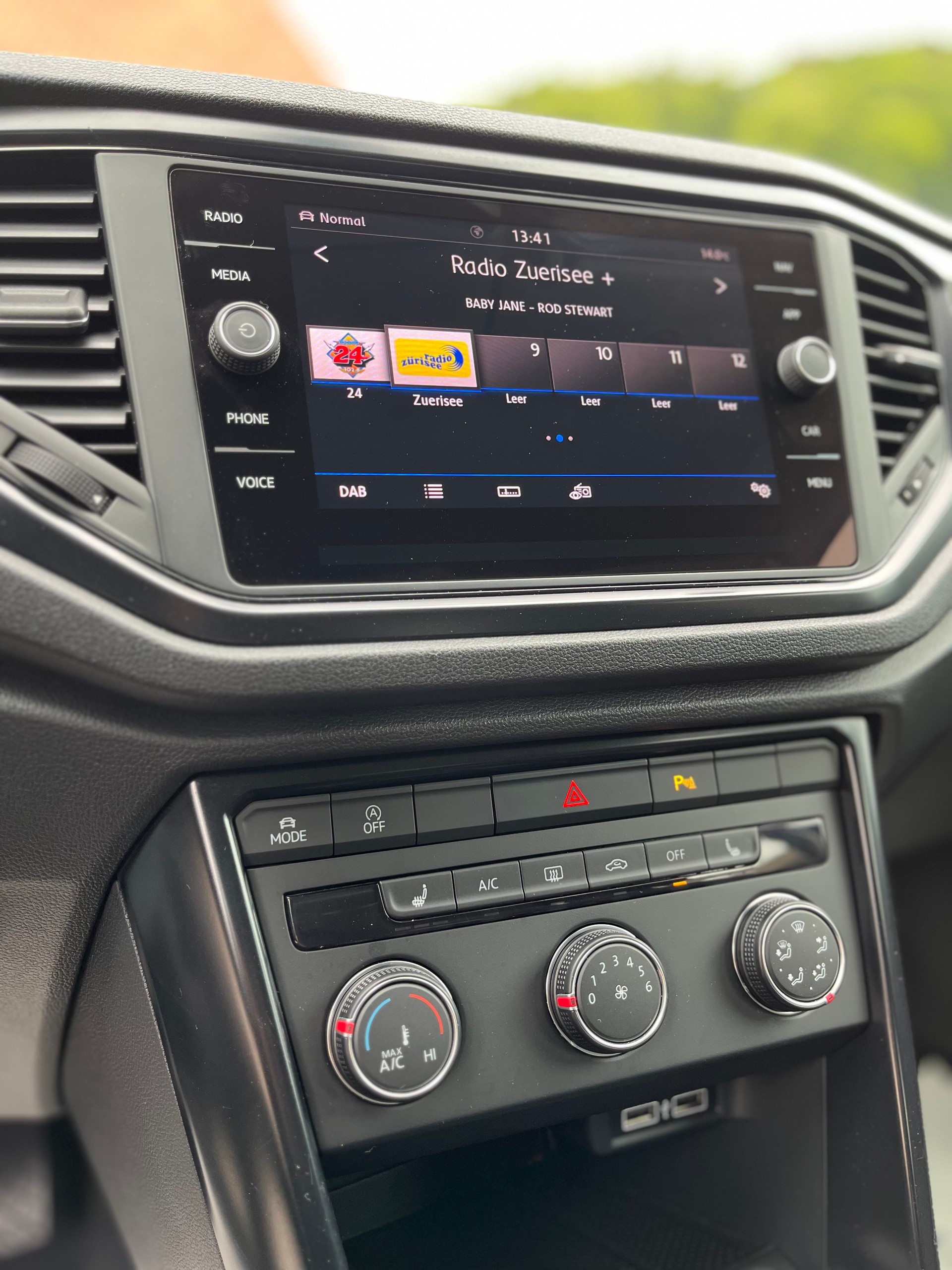 VW T-Roc 1.0 TSI Advance / Frisch ab MFK & Service / CH Fahrzeug / 12 Monate Garantie-image-11