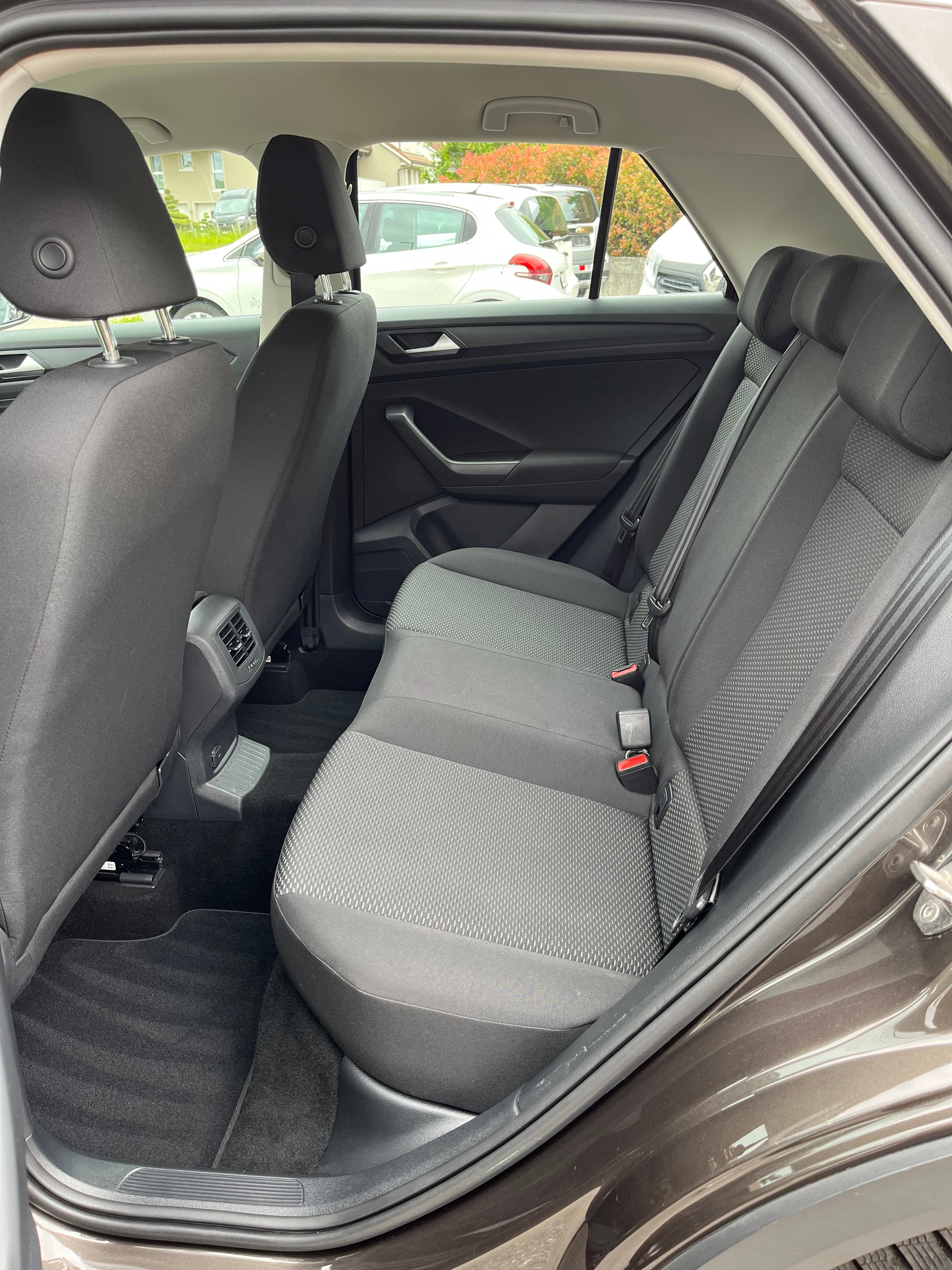 VW T-Roc 1.0 TSI Advance / Frisch ab MFK & Service / CH Fahrzeug / 12 Monate Garantie-image-5