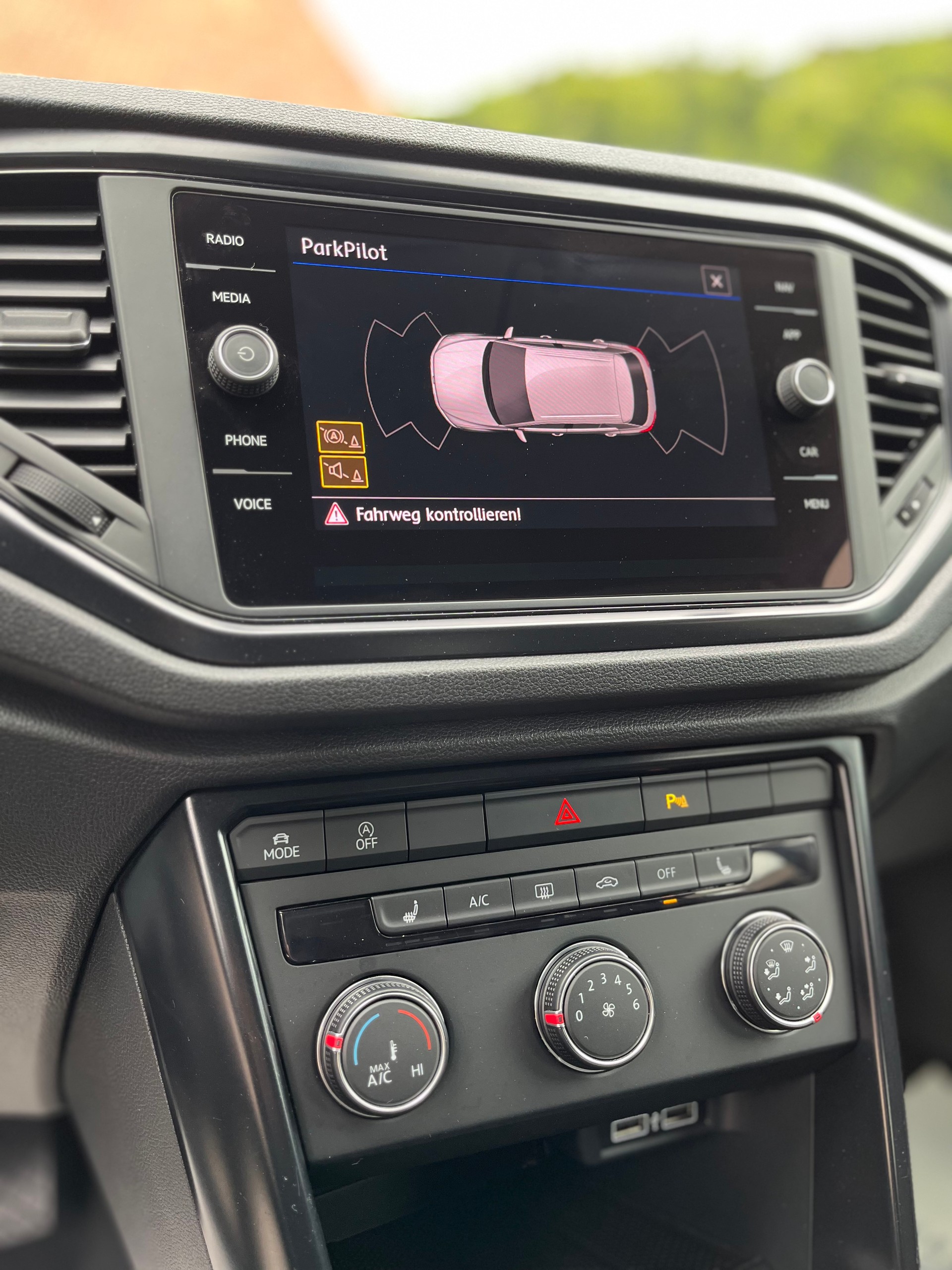 VW T-Roc 1.0 TSI Advance / Frisch ab MFK & Service / CH Fahrzeug / 12 Monate Garantie-image-9
