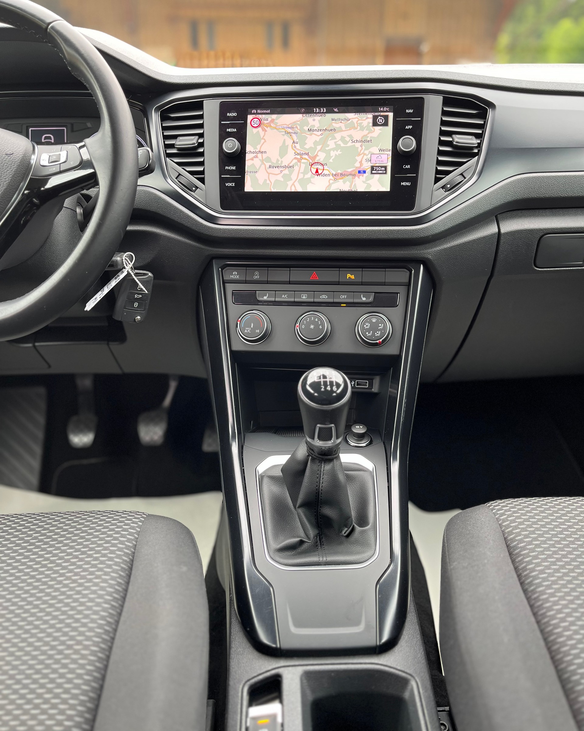 VW T-Roc 1.0 TSI Advance / Frisch ab MFK & Service / CH Fahrzeug / 12 Monate Garantie-image-7