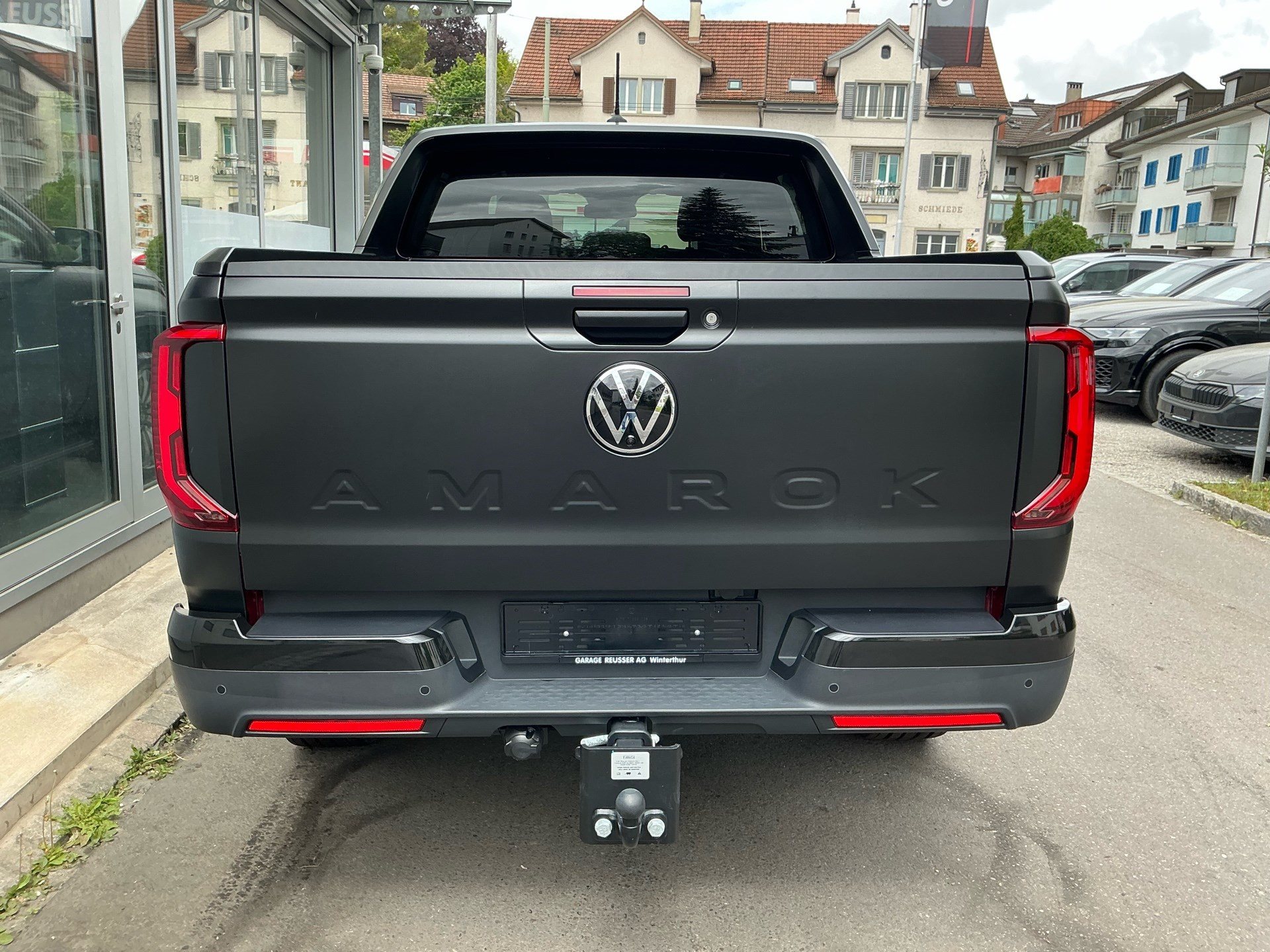 VW Amarok 3.0 TDI 241 PS AVENTURA 4MOTION *** FAHRZEUG IST GRAU MATT FOLIERT ***-image-4