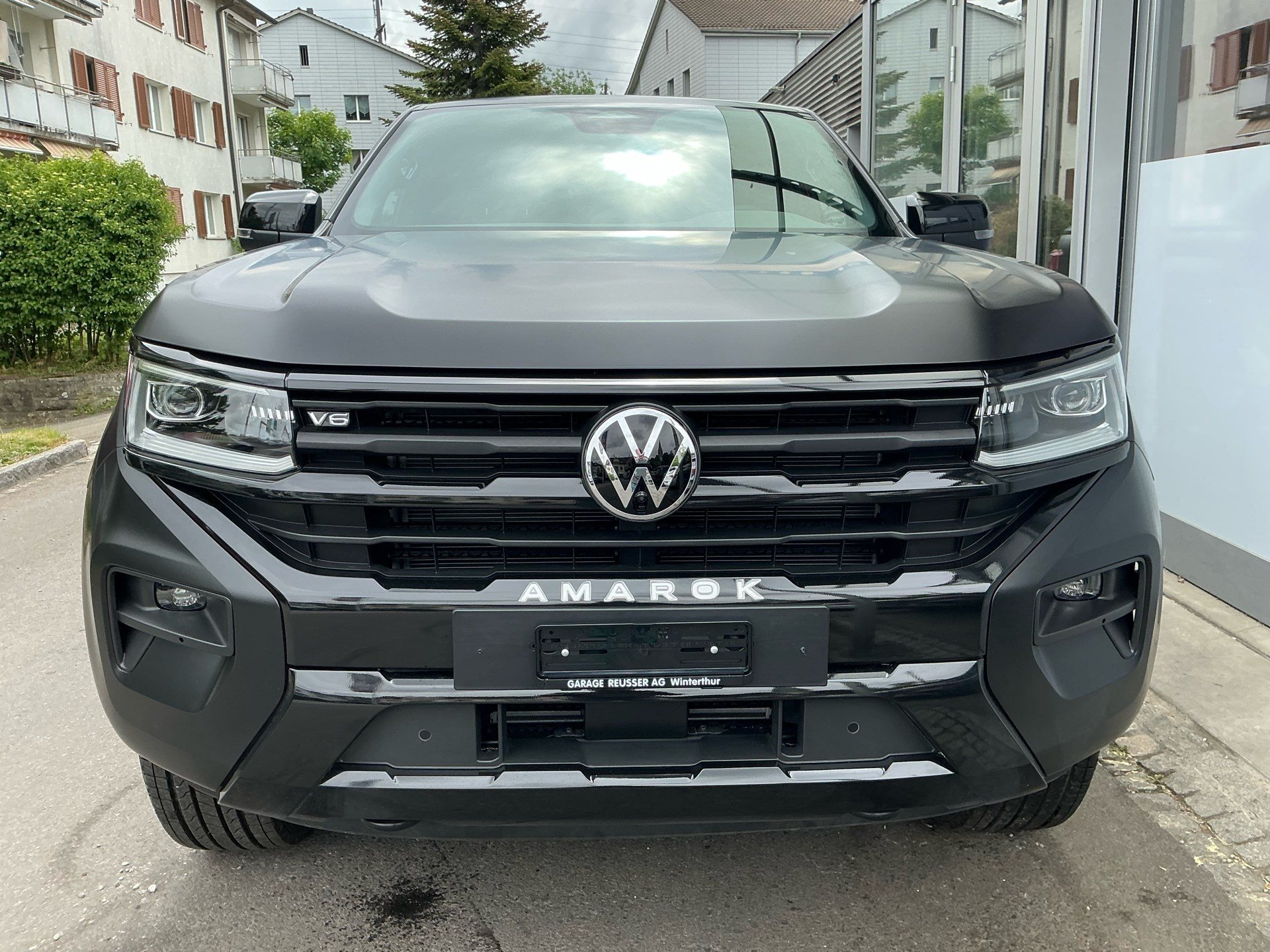 VW Amarok 3.0 TDI 241 PS AVENTURA 4MOTION *** FAHRZEUG IST GRAU MATT FOLIERT ***-showroom-element-1
