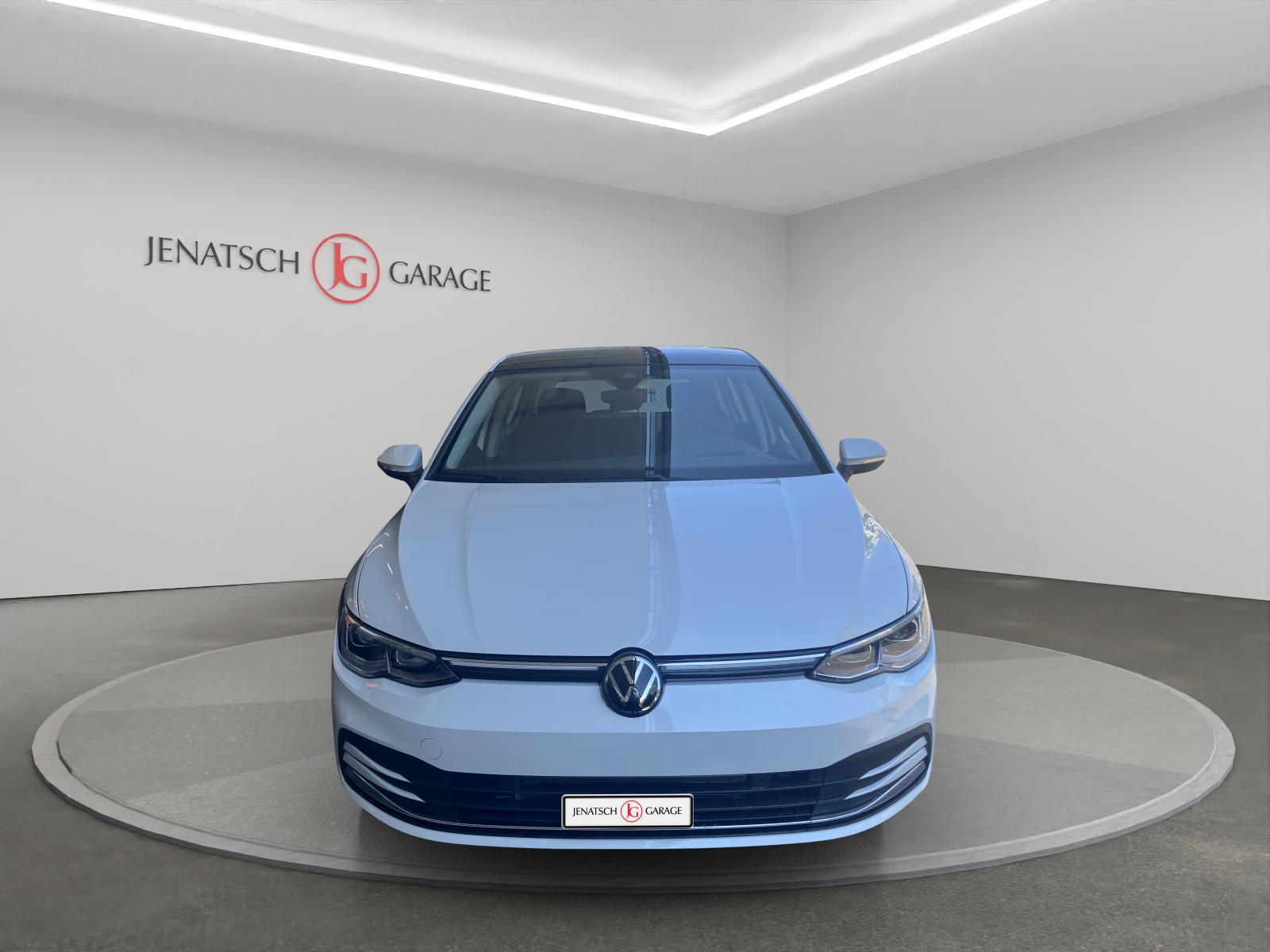 VW Golf VIII 1.5 eTSI R-Line 75 Edition DSG-image-6