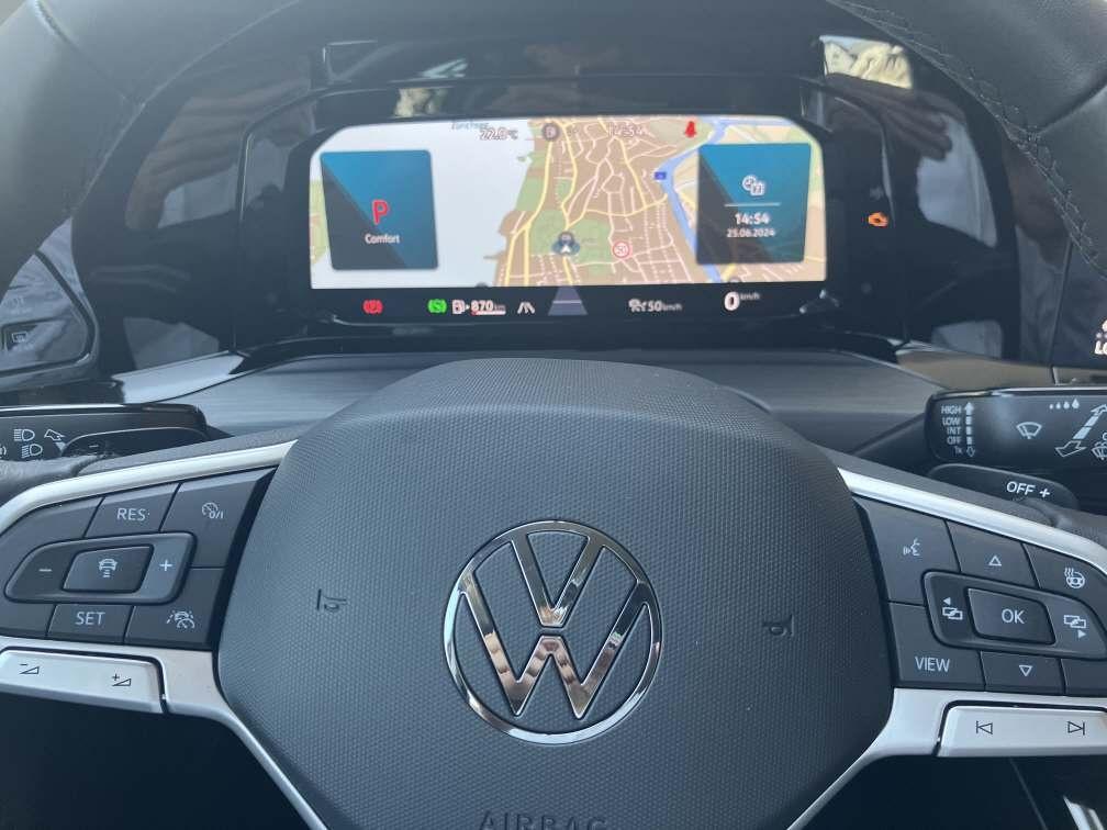 VW Golf VIII 1.5 eTSI R-Line 75 Edition DSG-image-13