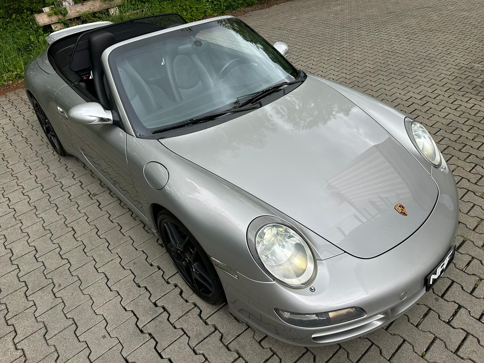 PORSCHE 911 Cabrio Carrera-image-12