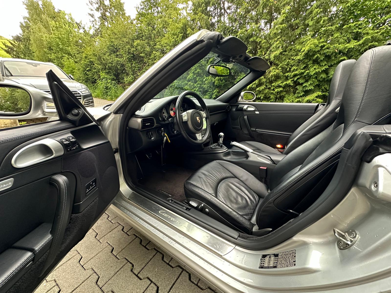PORSCHE 911 Cabrio Carrera-image-15
