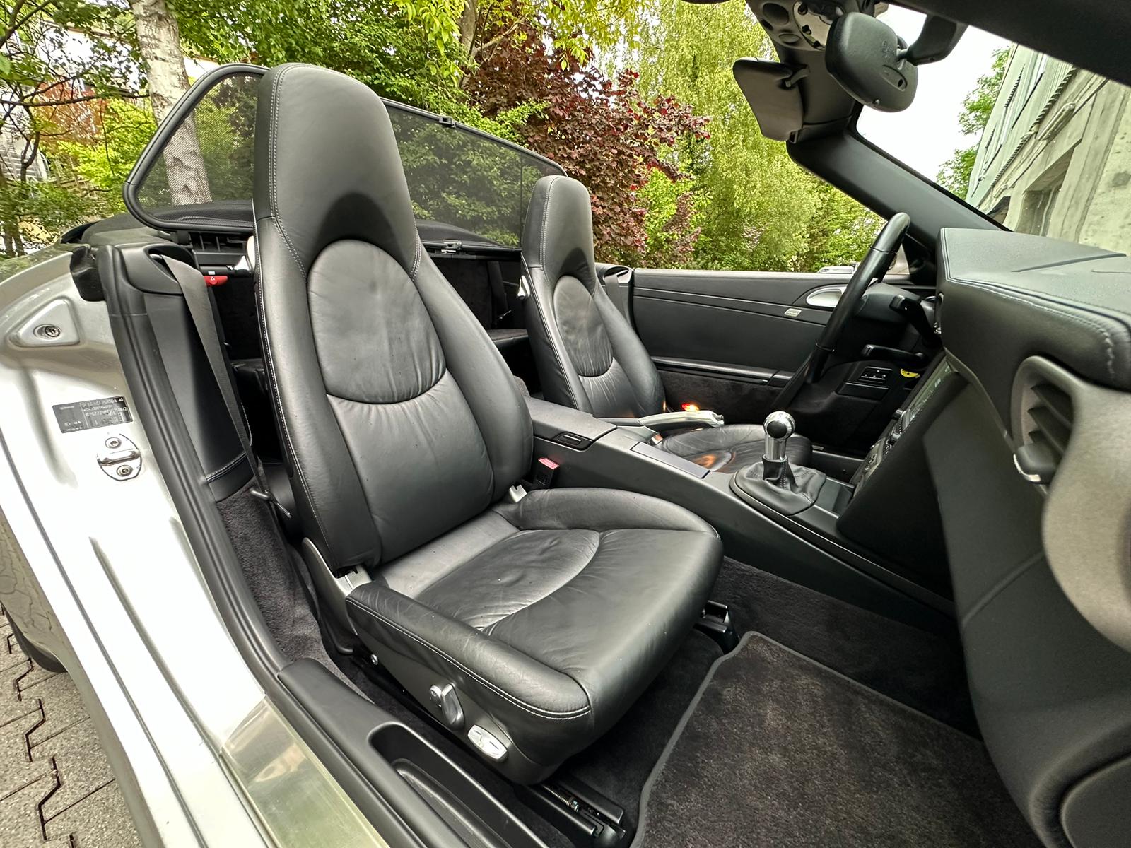 PORSCHE 911 Cabrio Carrera-image-21