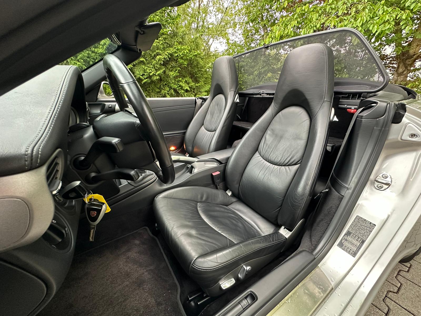 PORSCHE 911 Cabrio Carrera-image-17