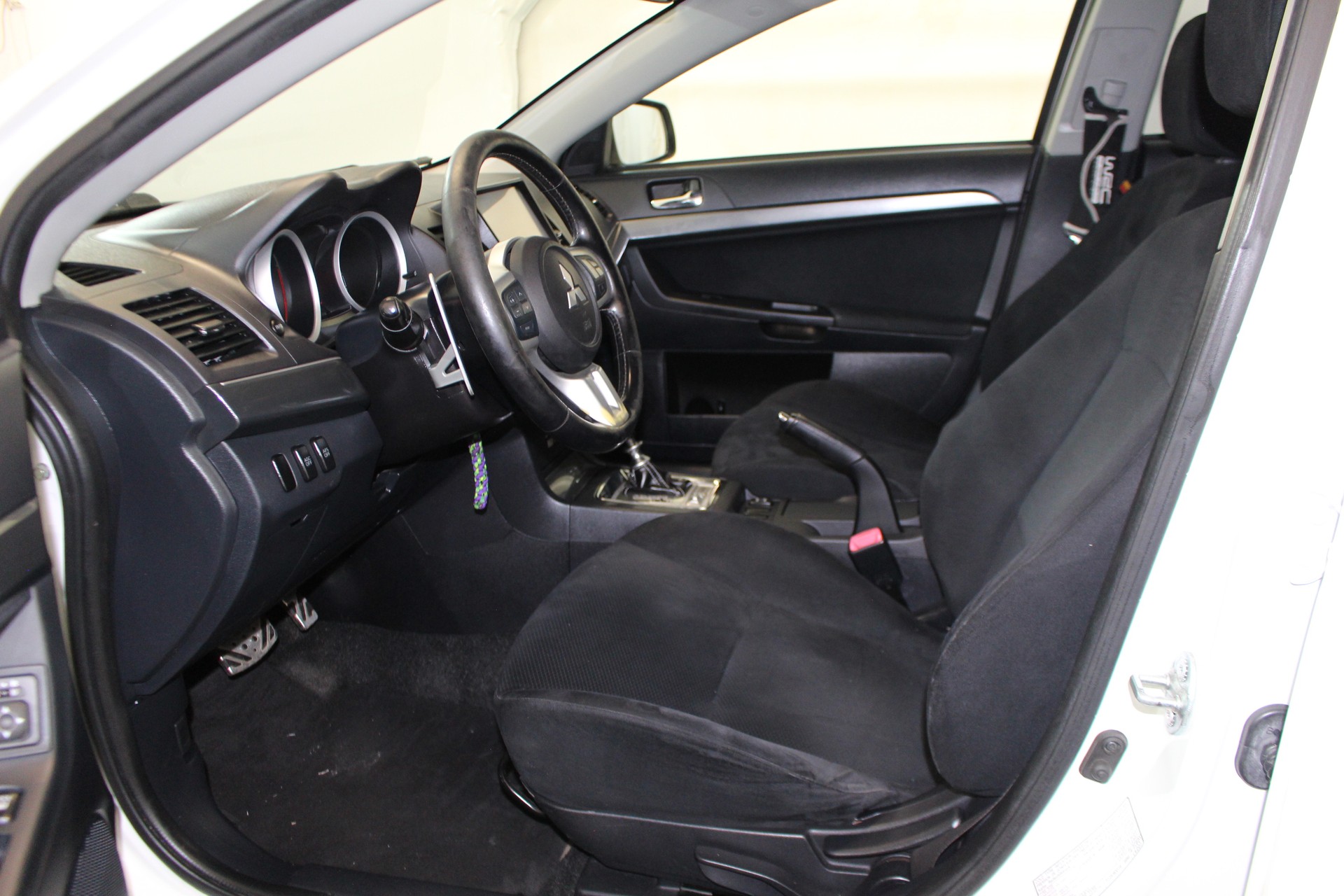 MITSUBISHI Lancer Sportback 2.0 T MIVEC Ralliart S-image-6