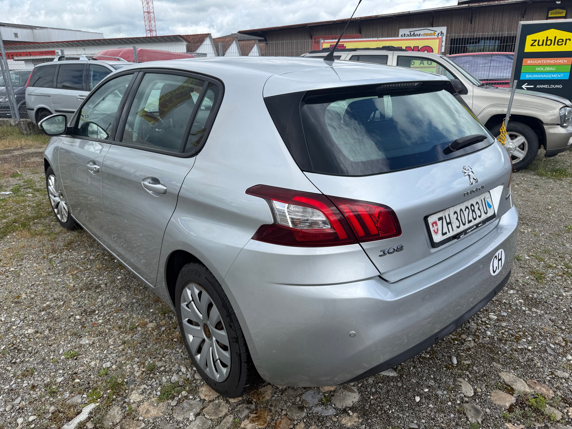 PEUGEOT 308 1.6 BlueHDI Style Automatic-image-3