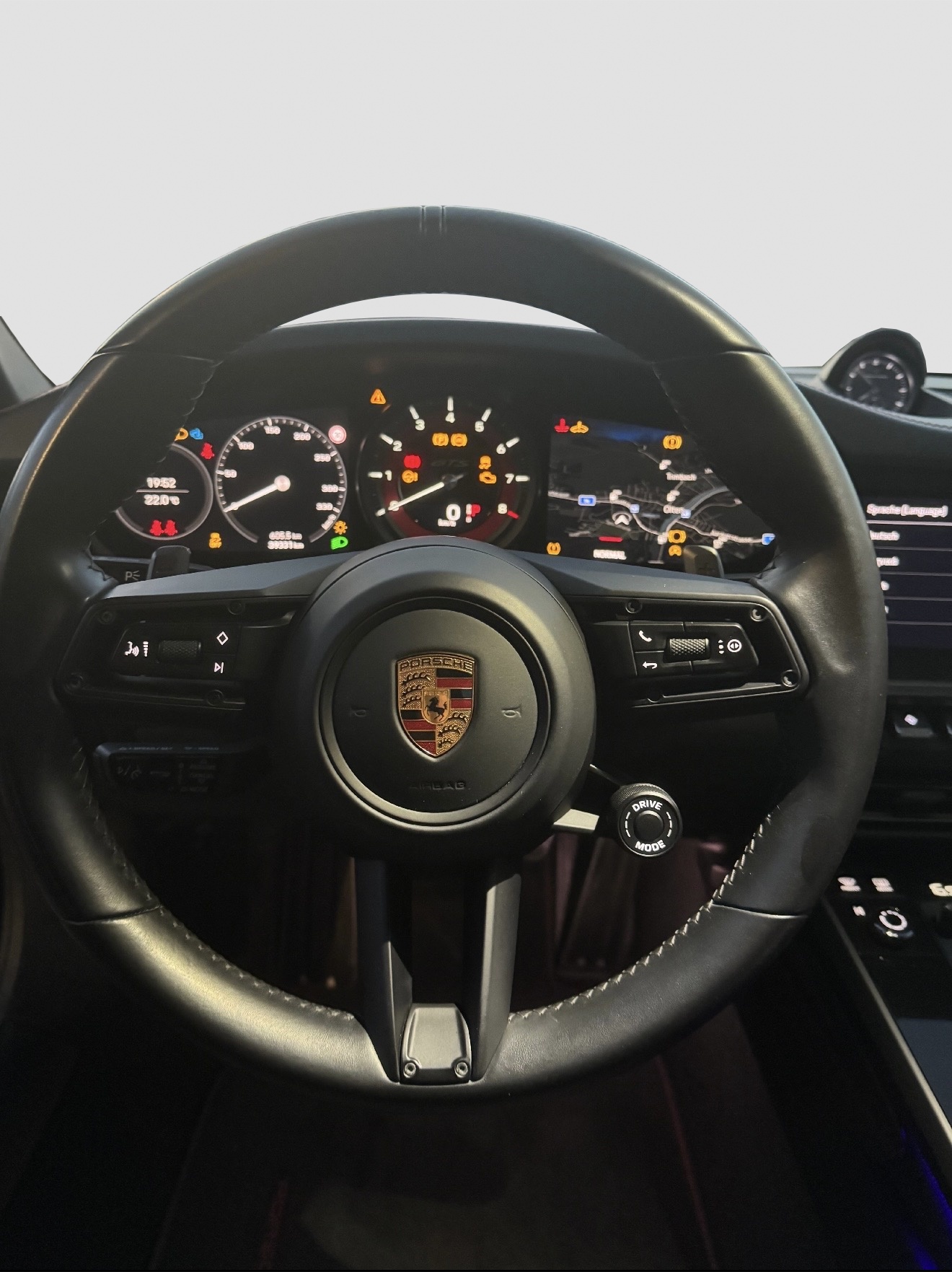 PORSCHE 911 Carrera 4 GTS Cabriolet PDK-image-8