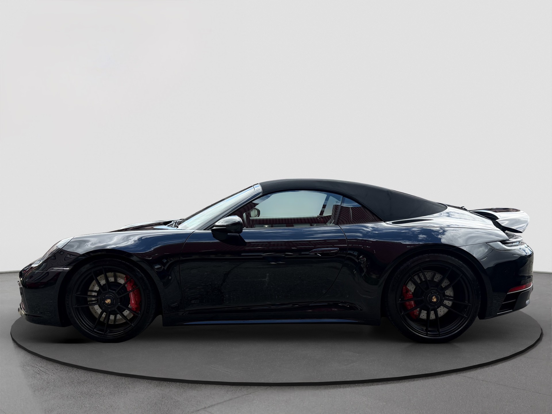PORSCHE 911 Carrera 4 GTS Cabriolet PDK-image-1
