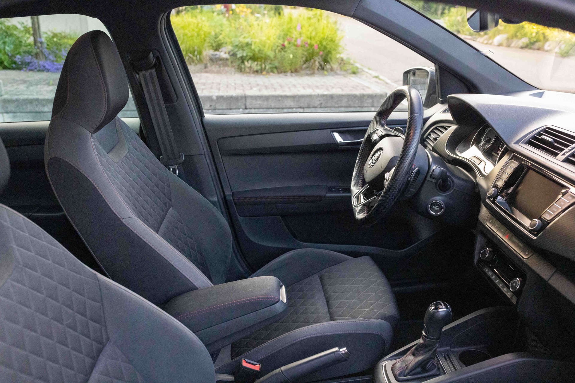 SKODA 1.0 TSI Monte Carlo DSG-image-2