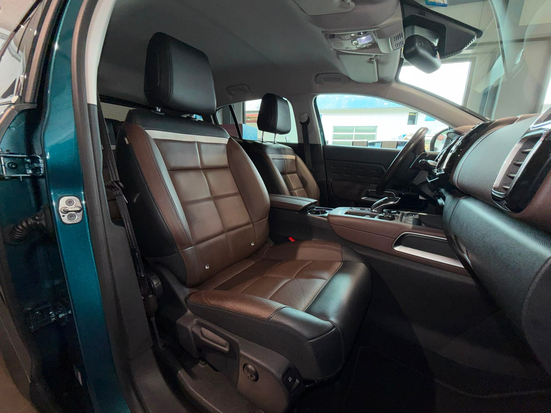 CITROEN C5 Aircross 1.6i PureTech Shine EAT8-image-9