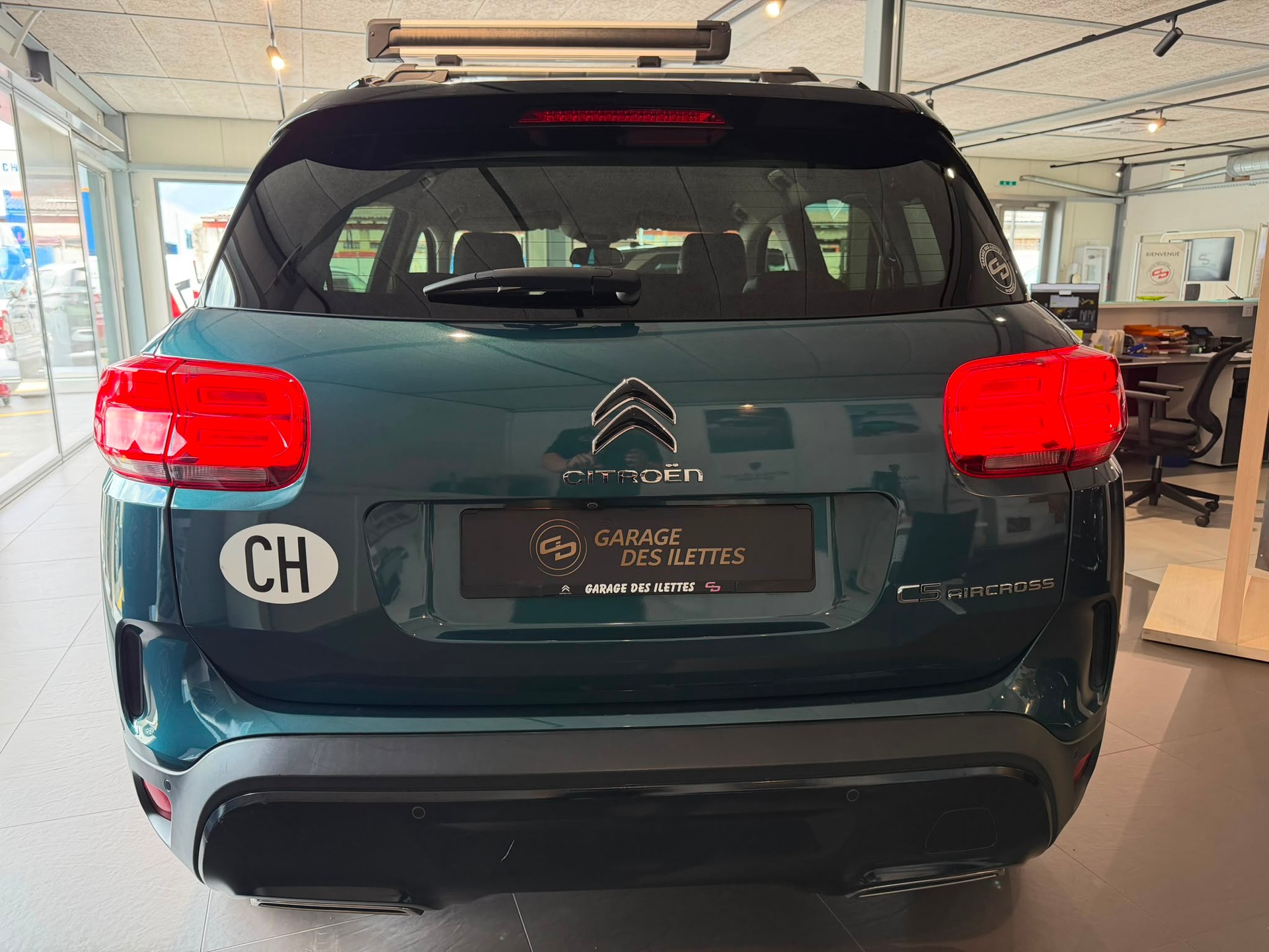 CITROEN C5 Aircross 1.6i PureTech Shine EAT8-image-2