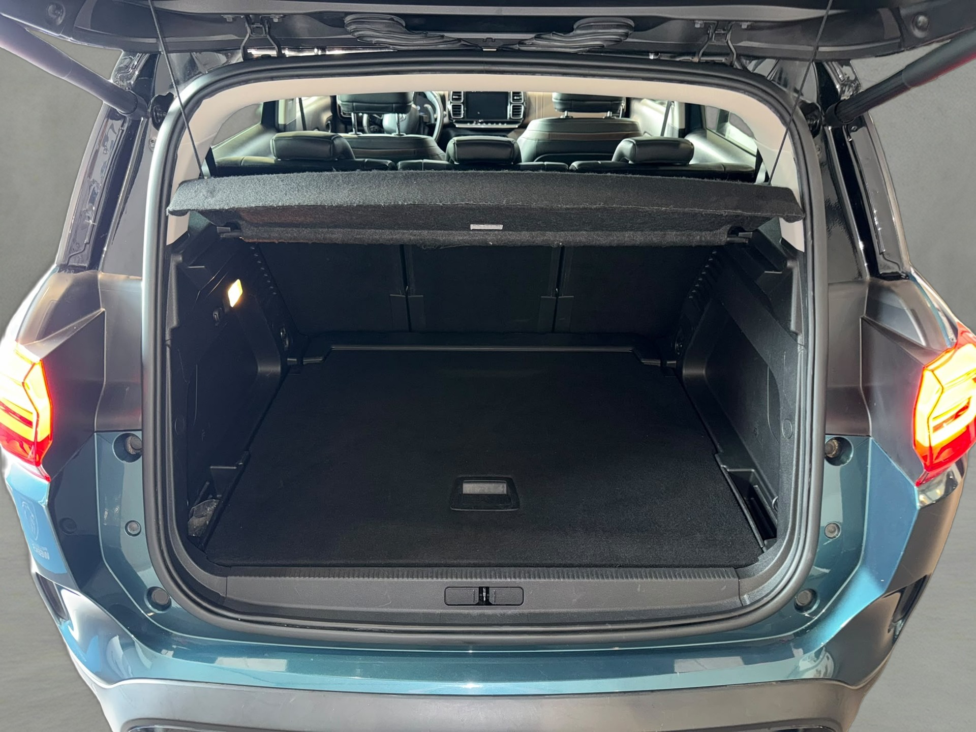 CITROEN C5 Aircross 1.6i PureTech Shine EAT8-showroom-element-3
