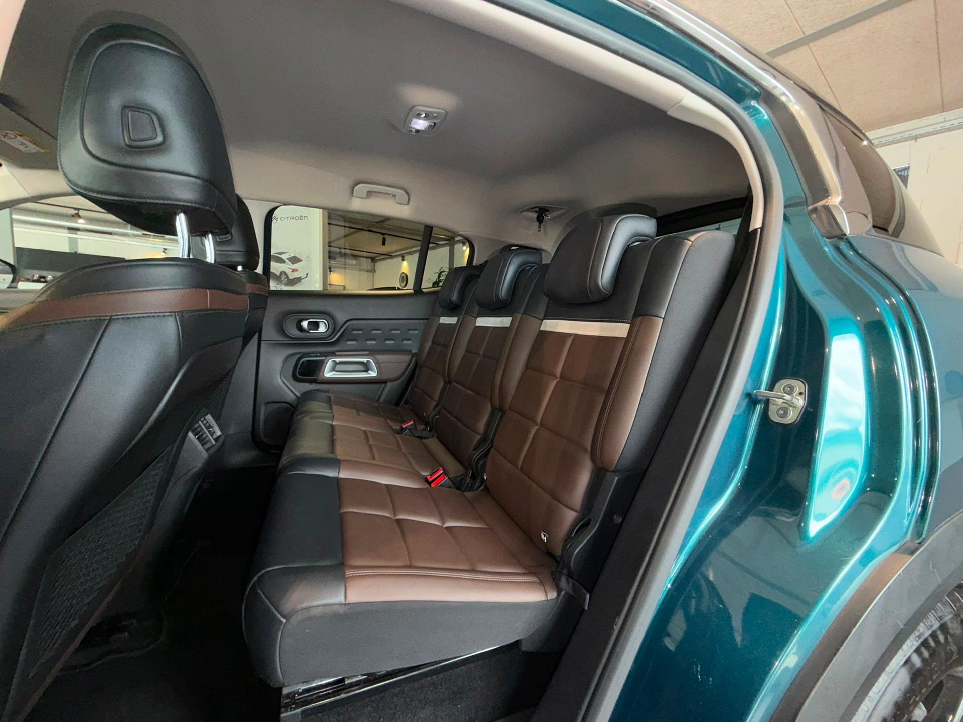 CITROEN C5 Aircross 1.6i PureTech Shine EAT8-image-6