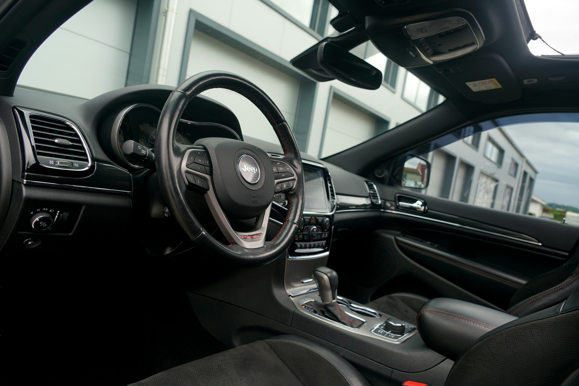 JEEP Grand Cherokee 3.0 CRD Trailhawk Automatic (CH)-image-5