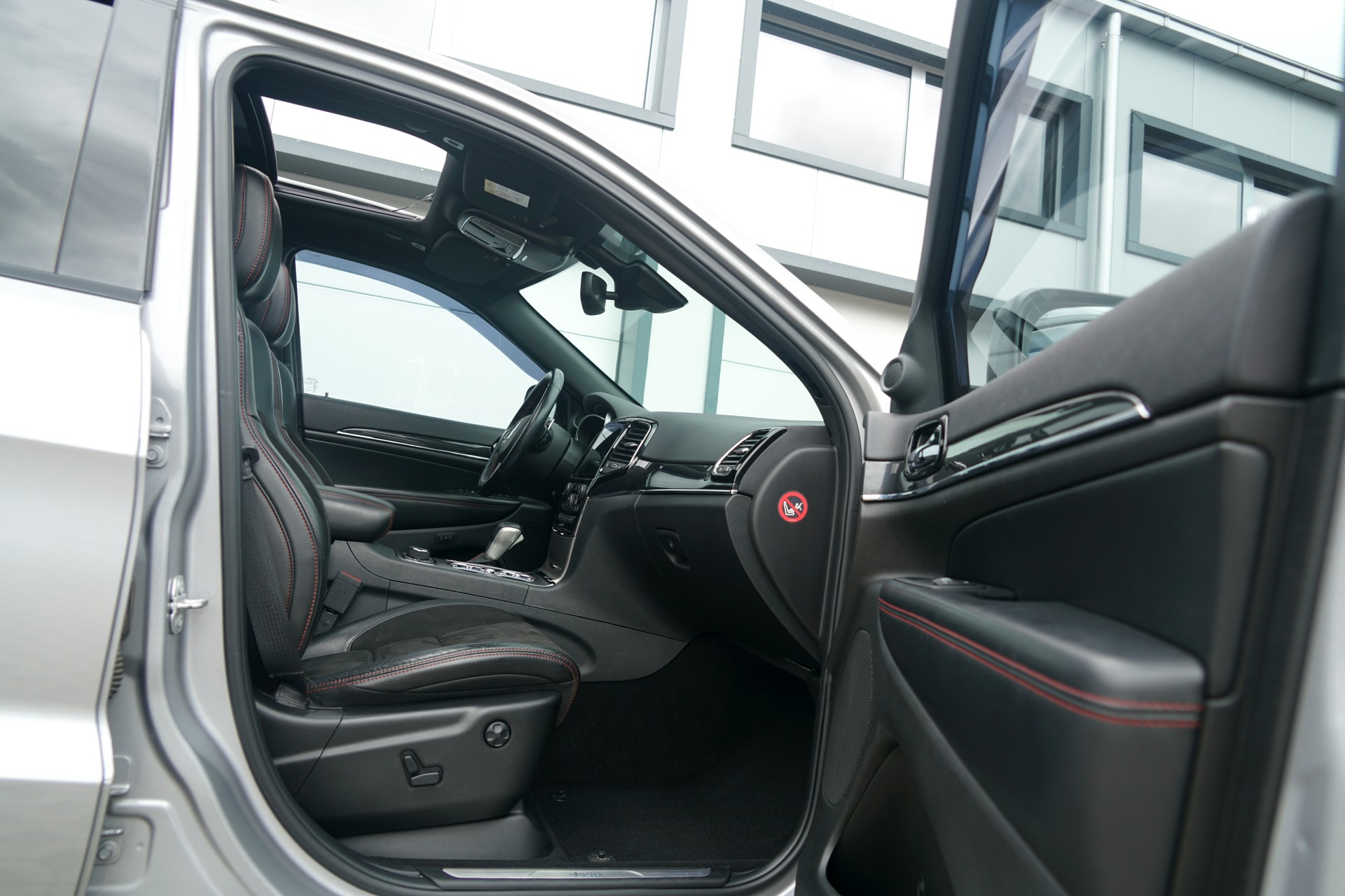 JEEP Grand Cherokee 3.0 CRD Trailhawk Automatic (CH)-image-14