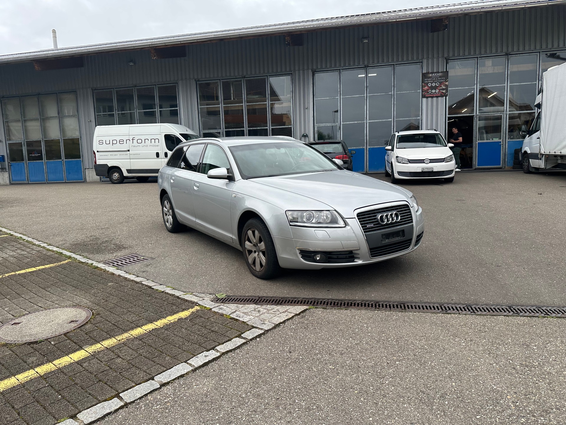 AUDI A6 Avant 3.0 V6 TDI quattro-image-2
