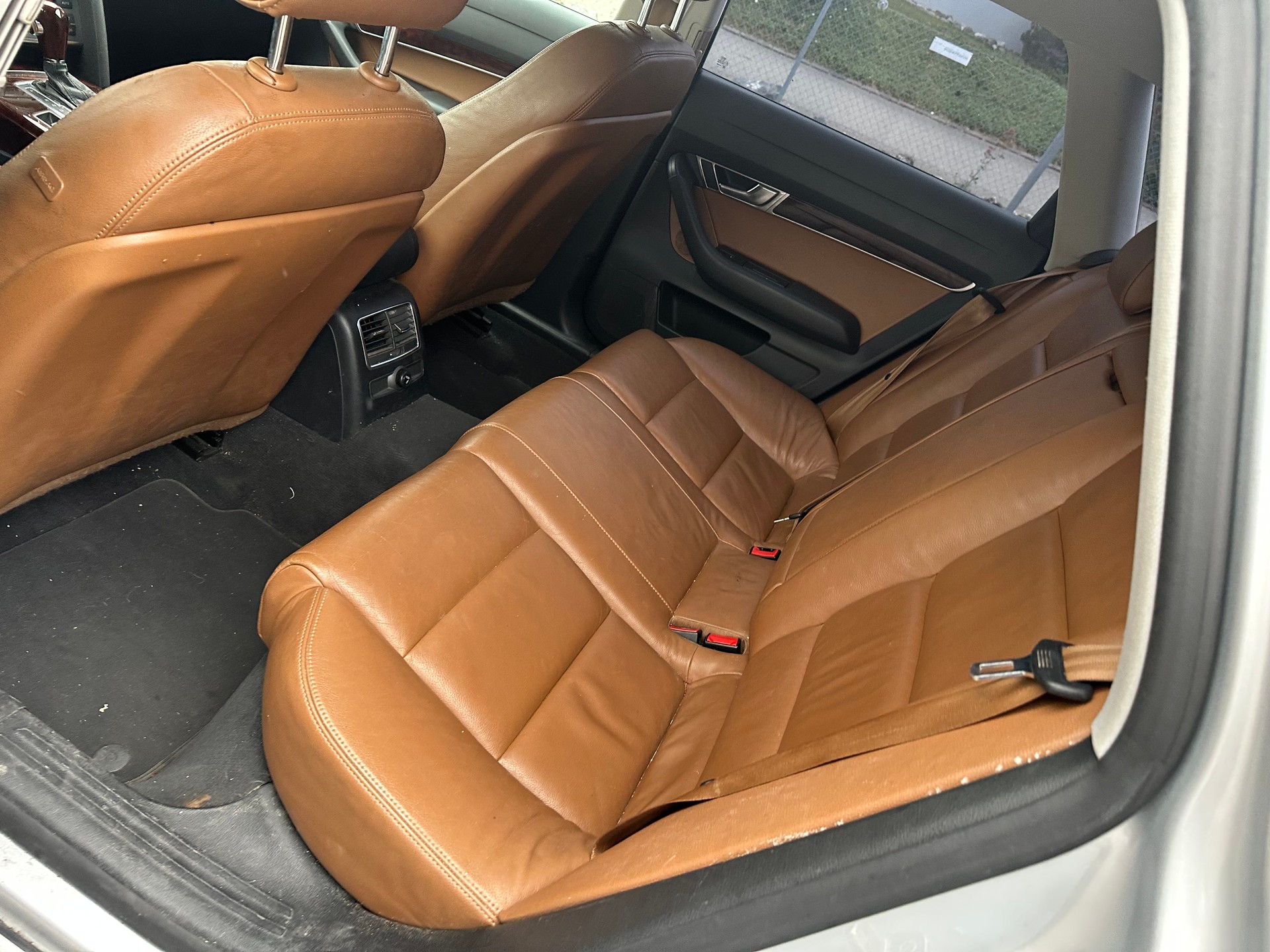 AUDI A6 Avant 3.0 V6 TDI quattro-image-10