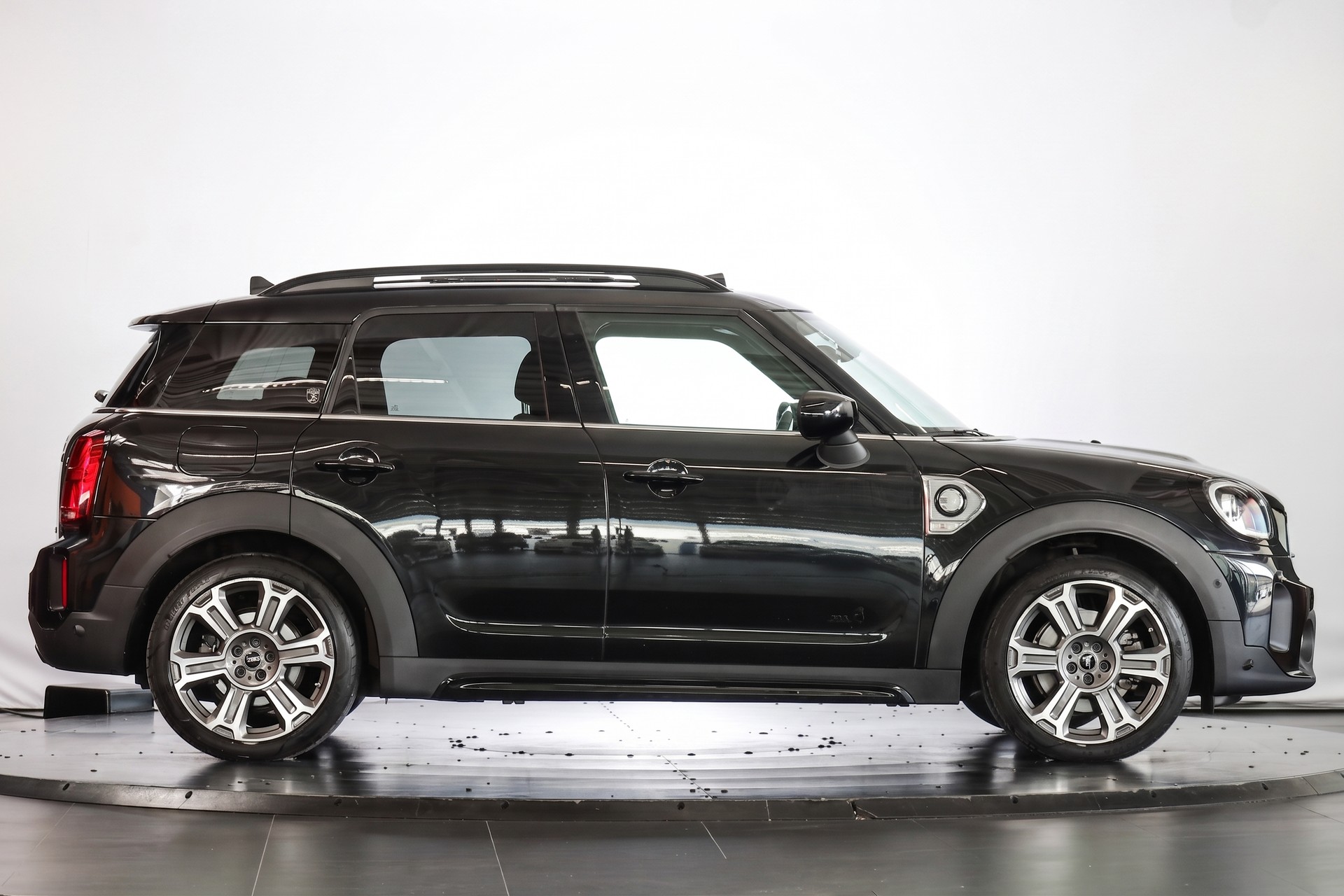 MINI Countryman Cooper SE Trafalgar ALL4 PHEV Steptronic-image-3
