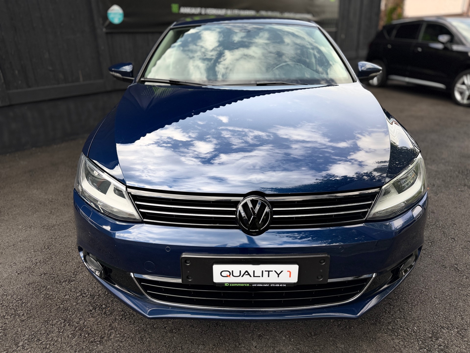 VW Jetta 2.0 TDI Highline DSG-image-1