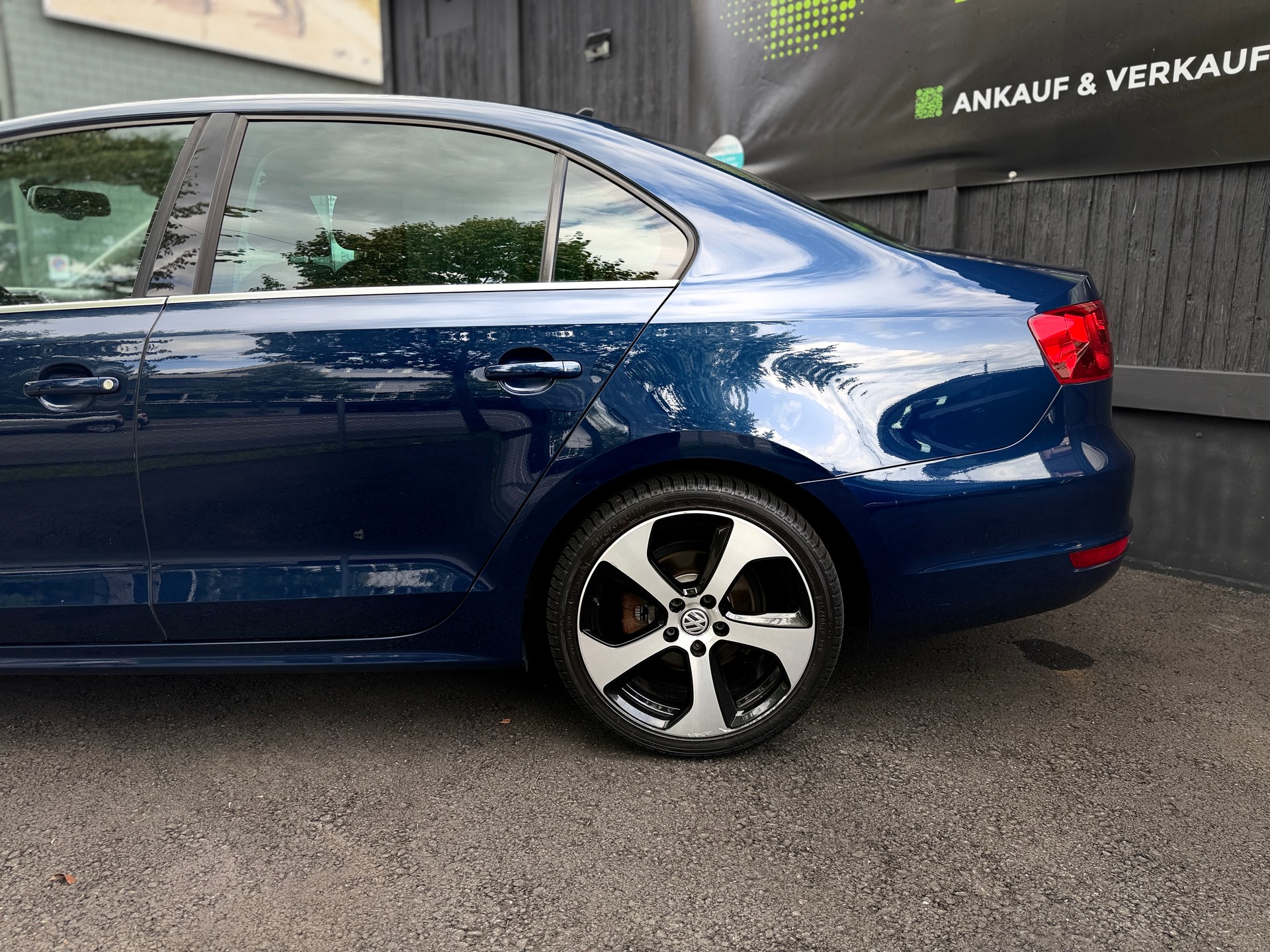 VW Jetta 2.0 TDI Highline DSG-image-4