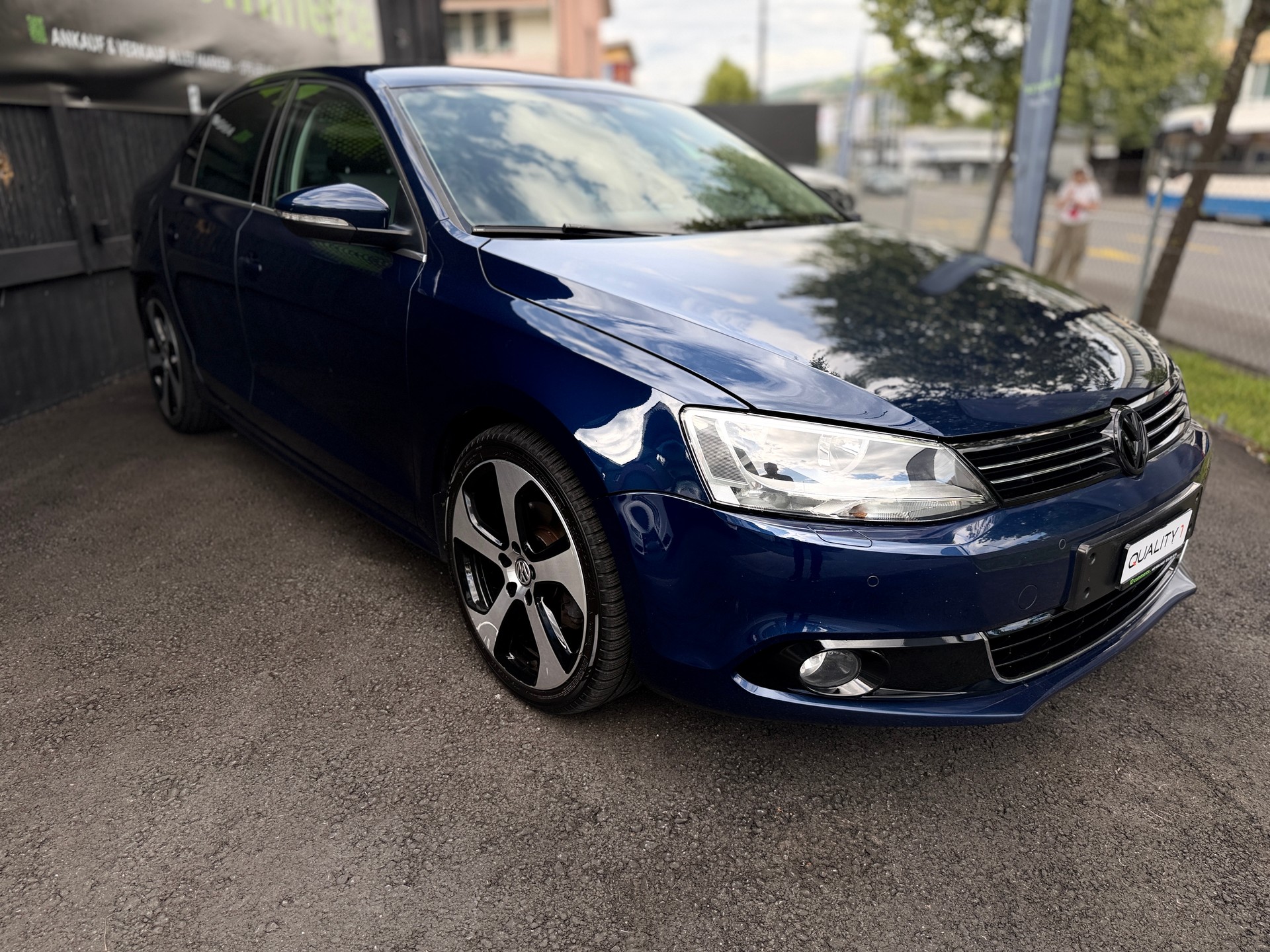 VW Jetta 2.0 TDI Highline DSG-image-2