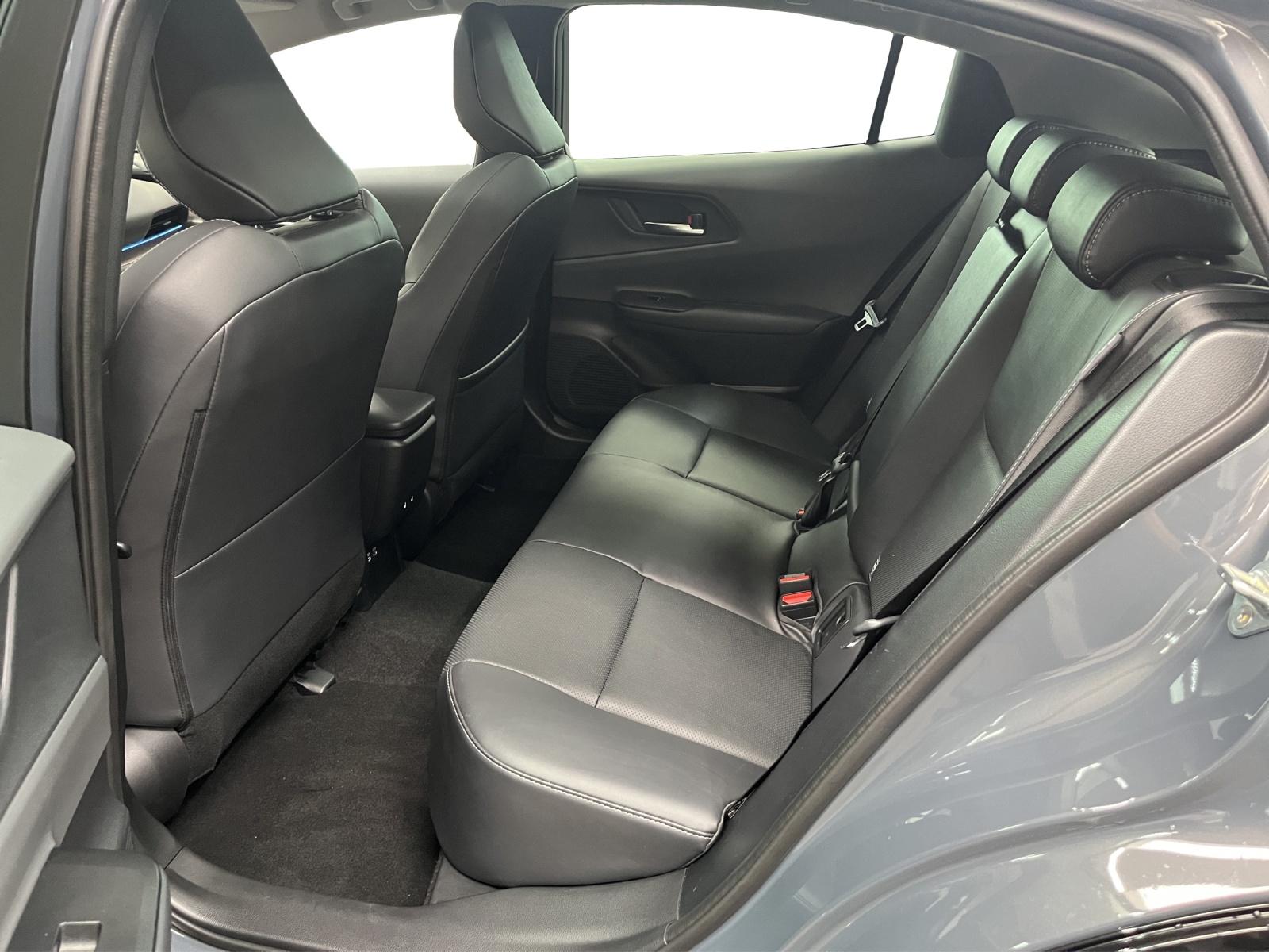 TOYOTA Prius 2.0 Plug-In-Hybrid Premium-image-10