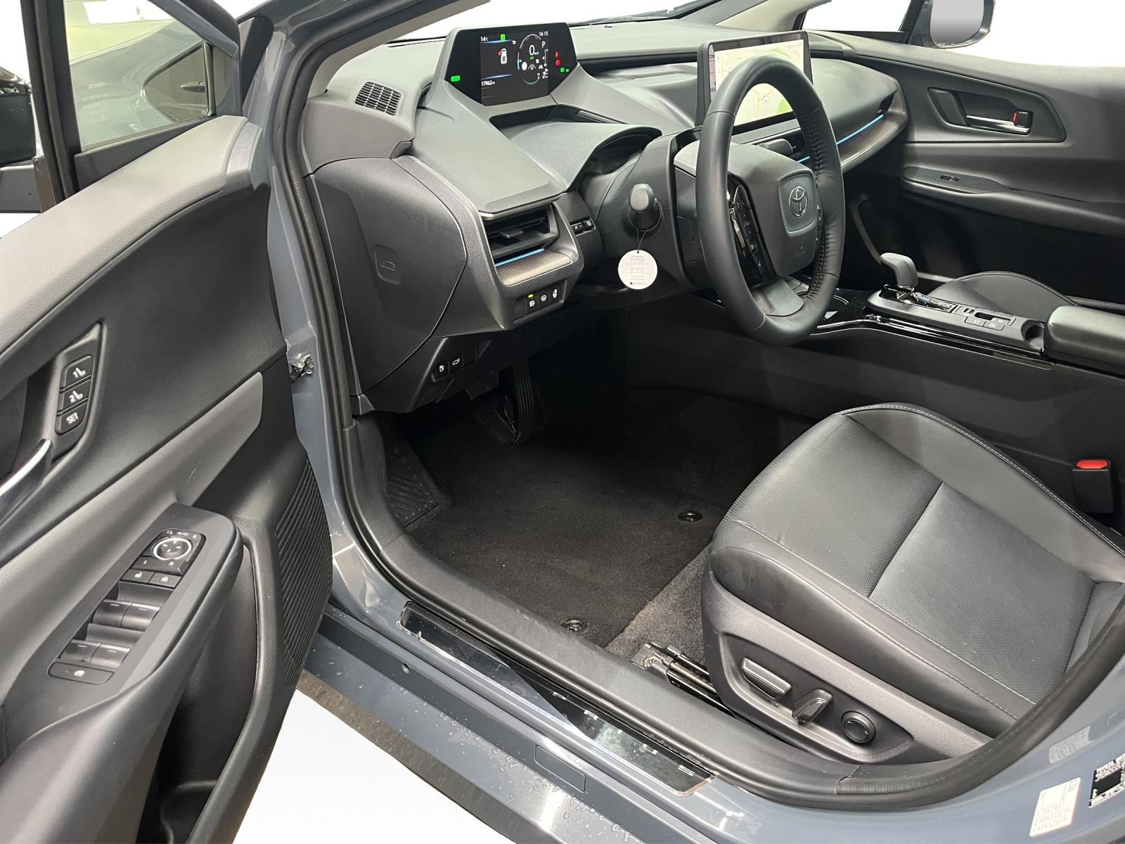 TOYOTA Prius 2.0 Plug-In-Hybrid Premium-image-5