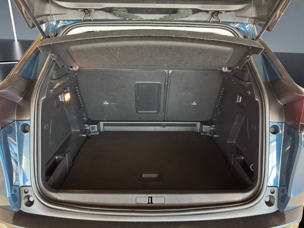 PEUGEOT 3008 1.2 PureTech Allure Pack EAT8-image-11
